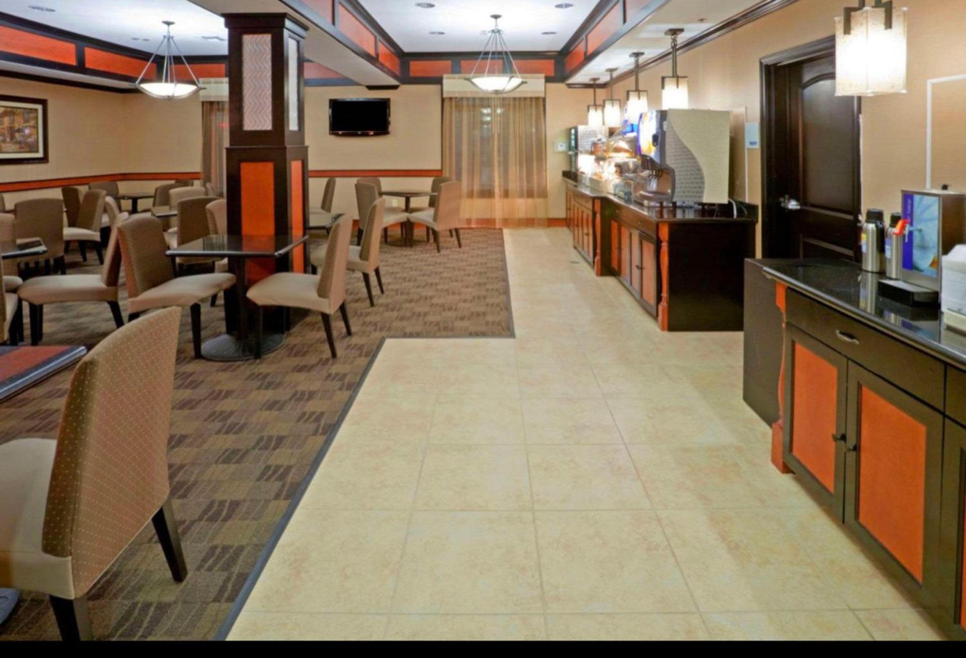 Comfort Inn & Suites Dallas Medical-Market Center photo 34