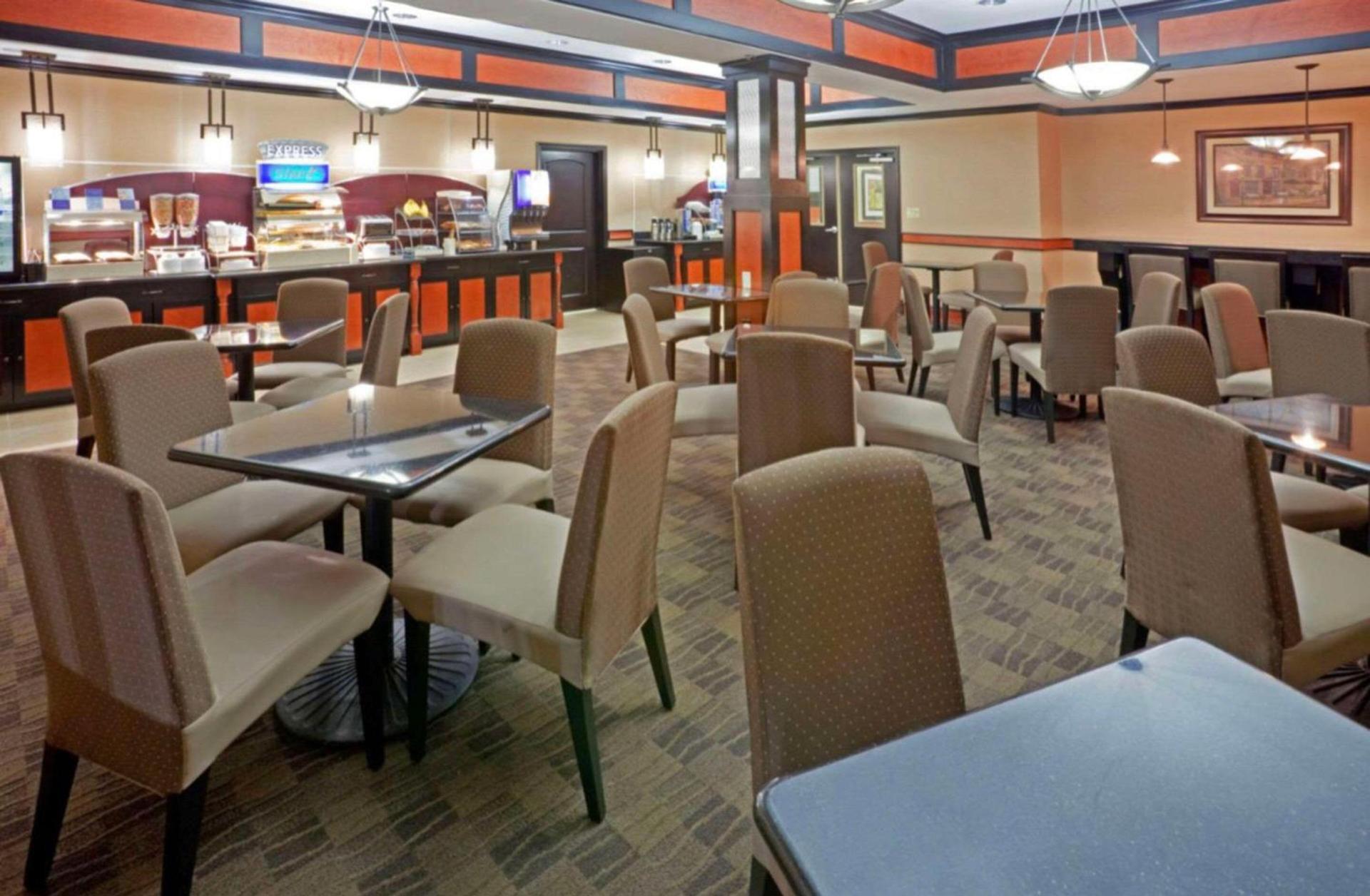 Comfort Inn & Suites Dallas Medical-Market Center photo 23