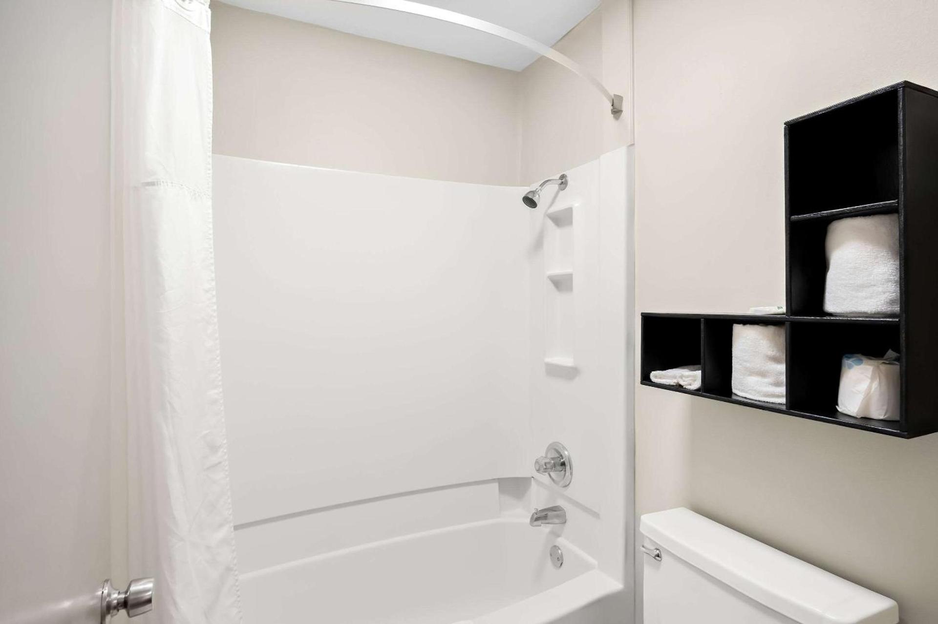 Quality Inn & Suites Monticello photo 21