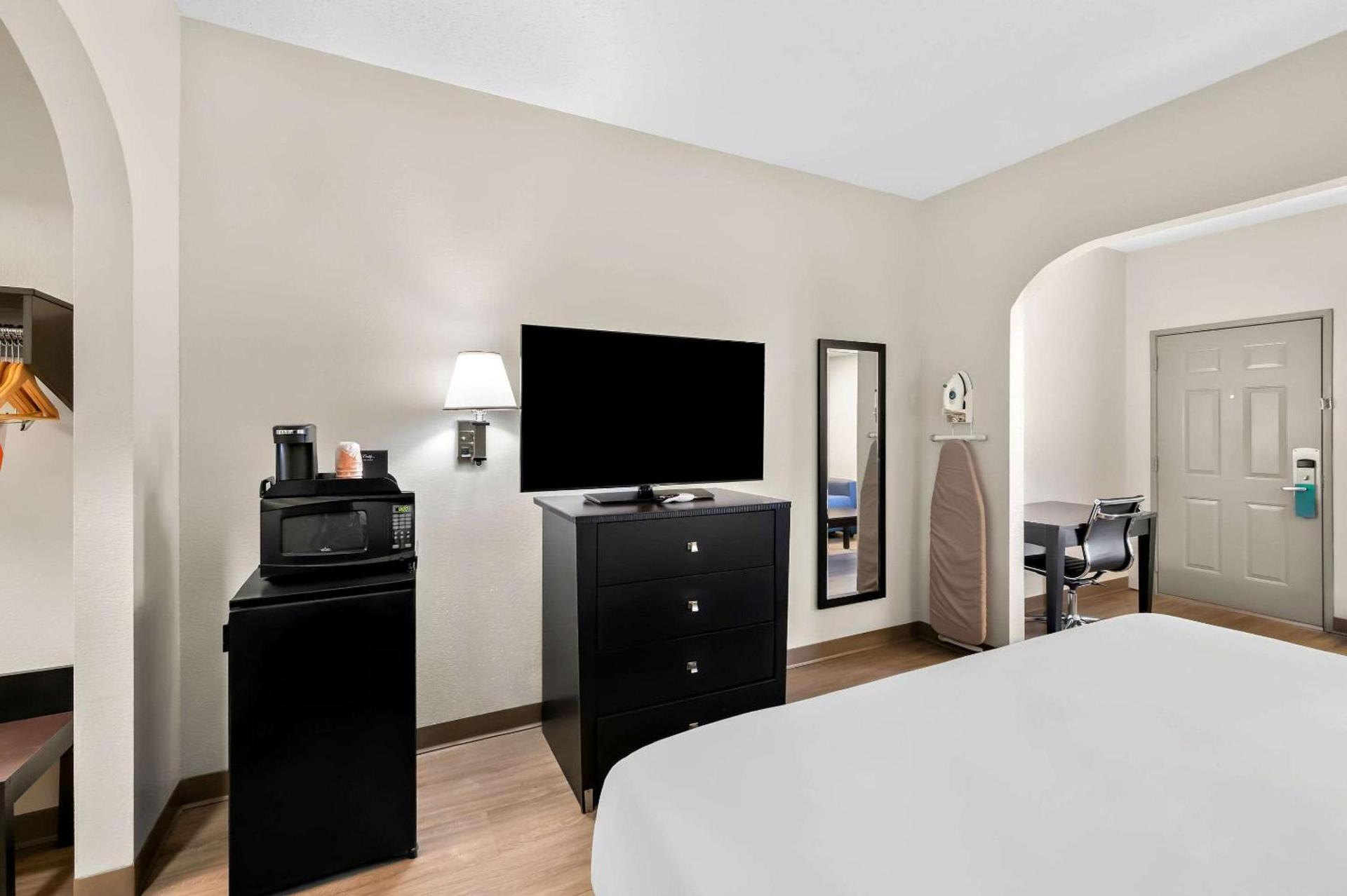 Quality Inn & Suites Monticello photo 27