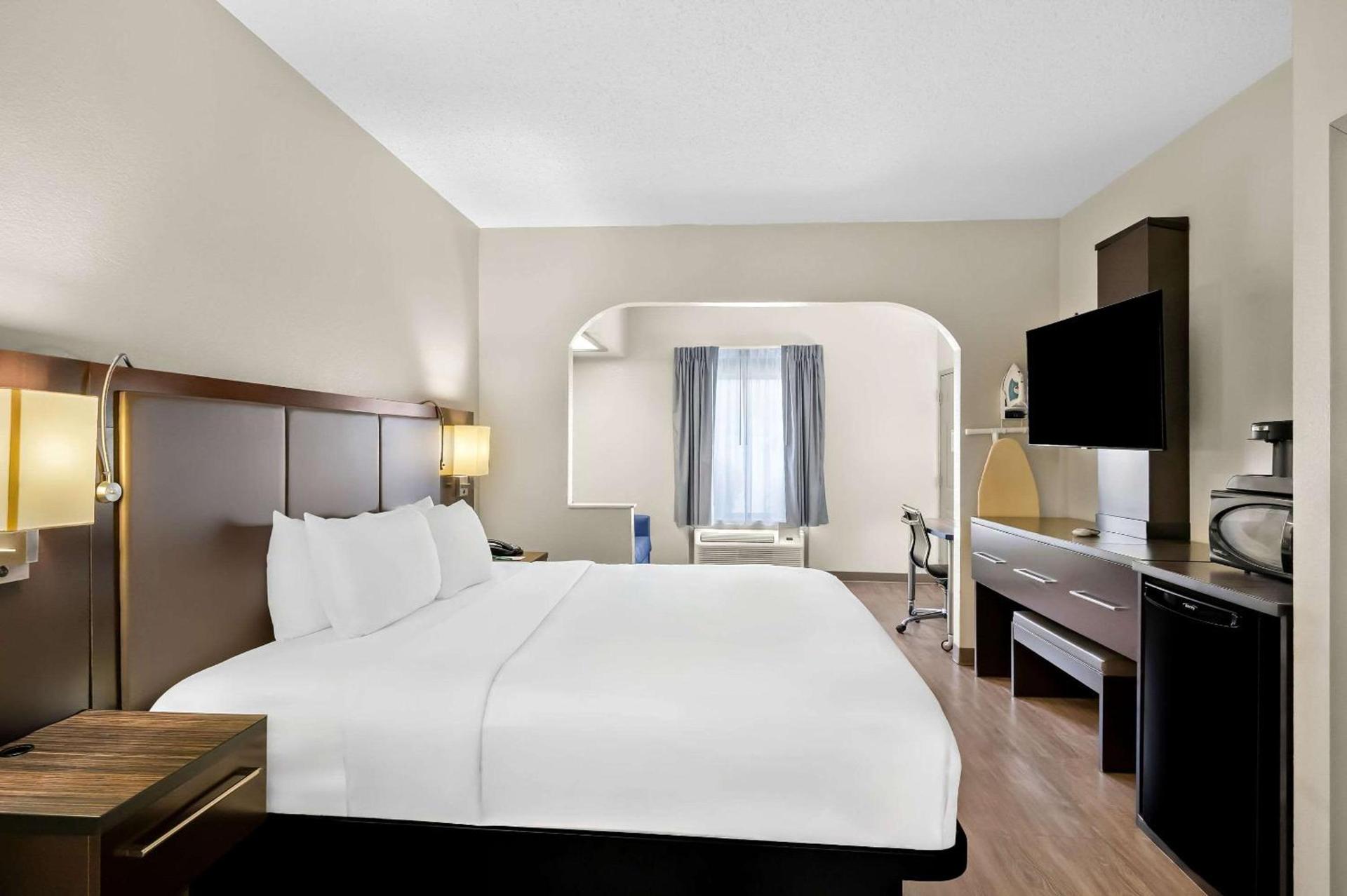 Quality Inn & Suites Monticello photo 28