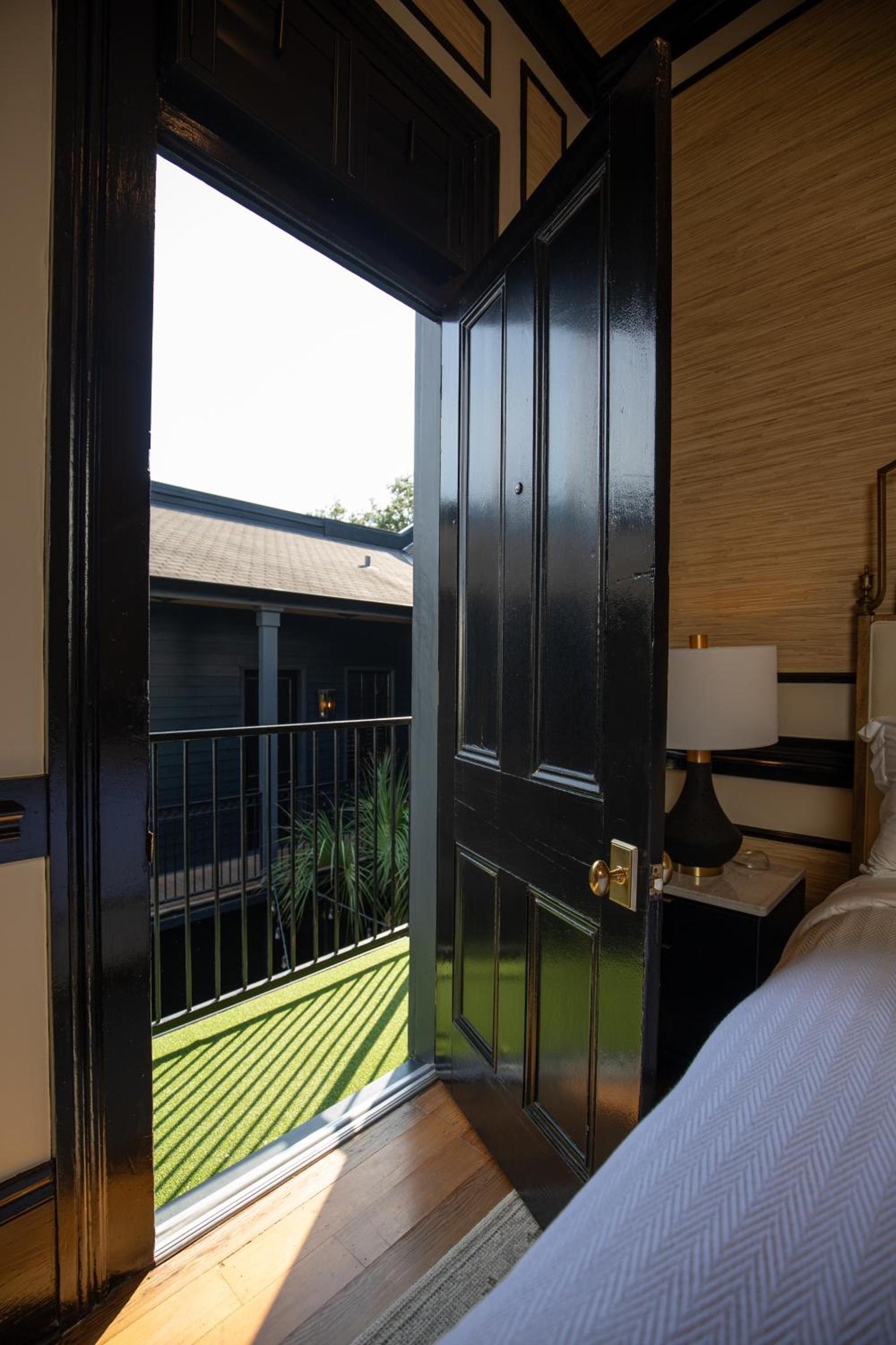 Blackbird Hotel photo 37