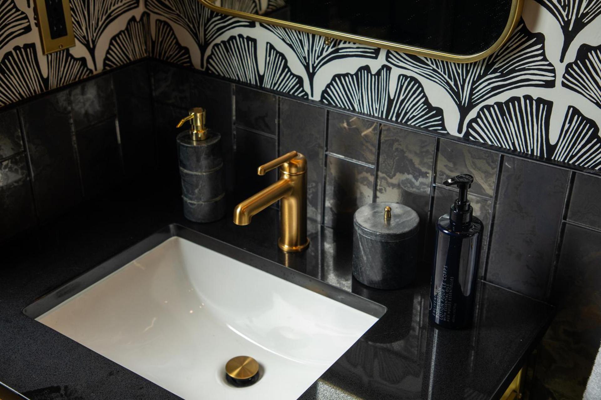 Blackbird Hotel photo 53