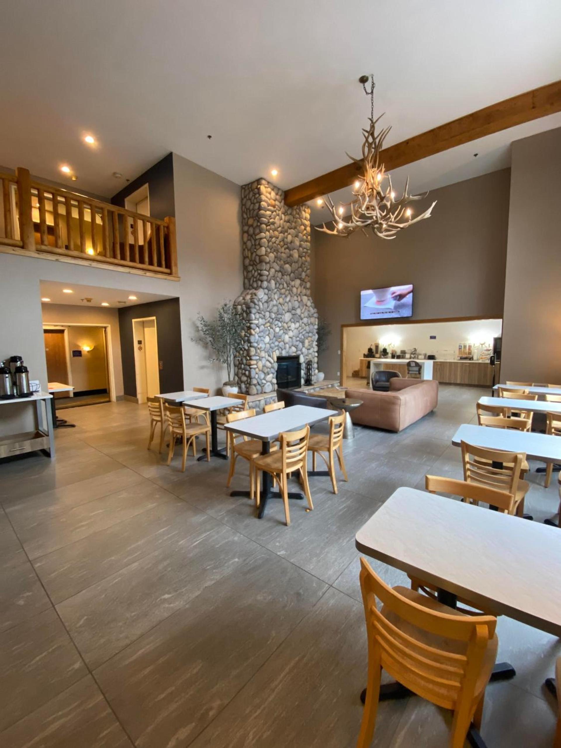 Beachfront Hotel Houghton Lake photo 38