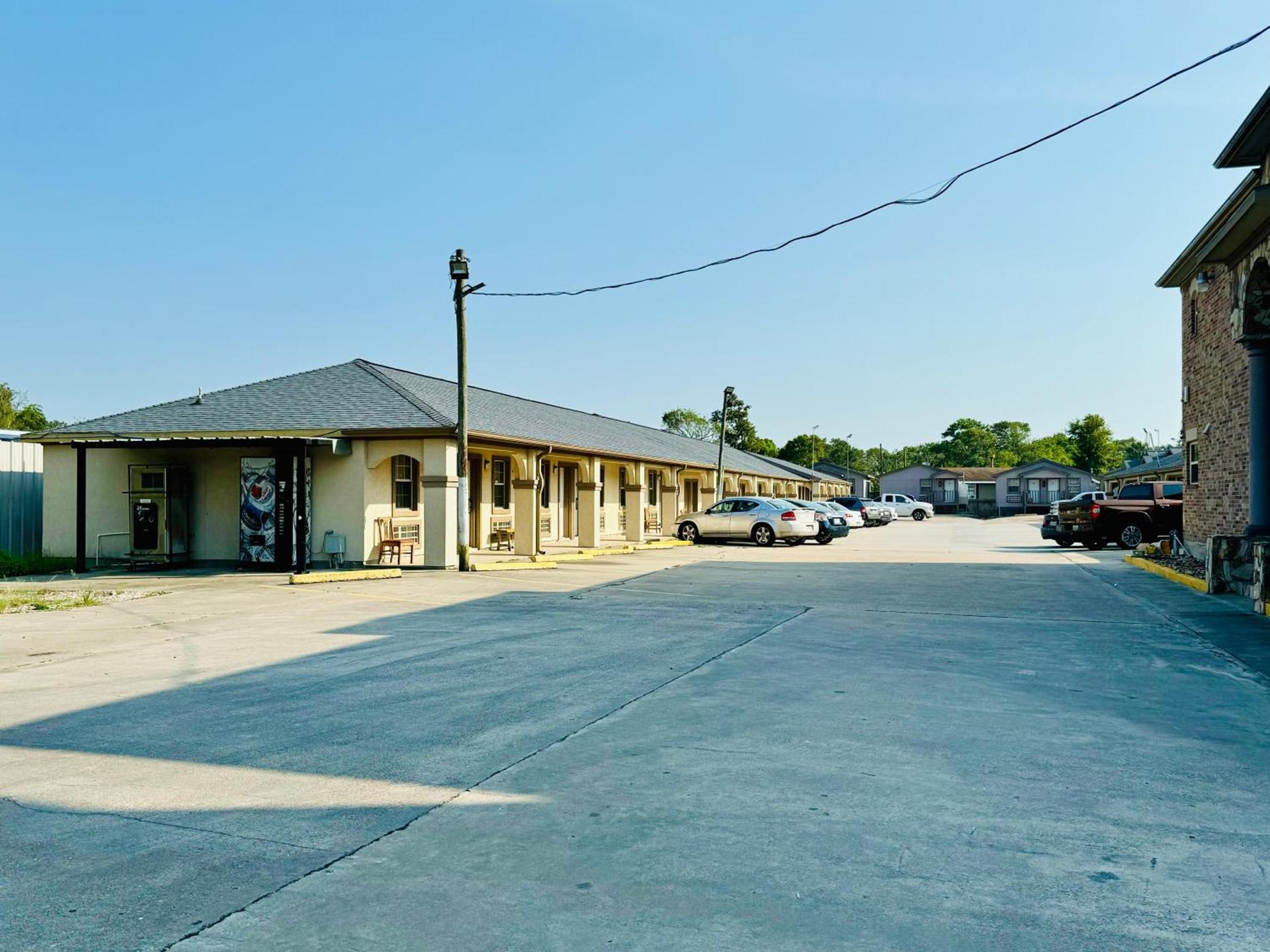 Bostonian Inn & Suites photo 13