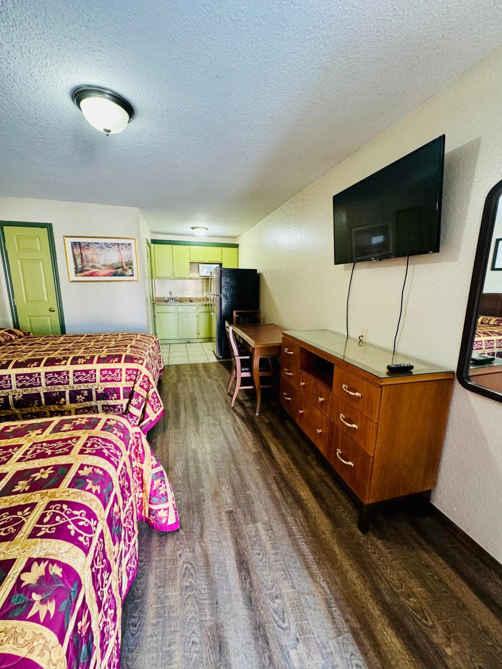 Bostonian Inn & Suites photo 14