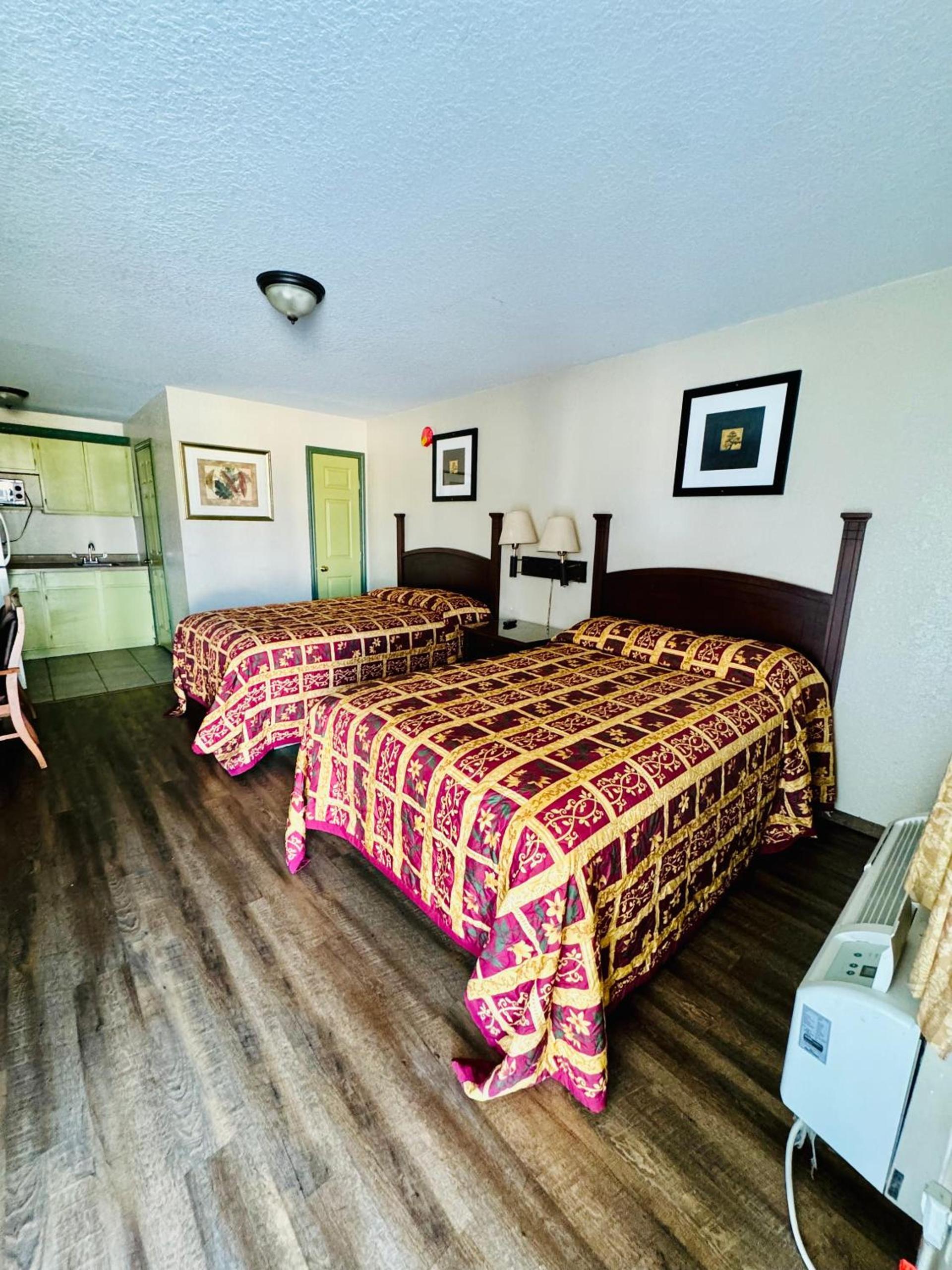 Bostonian Inn & Suites photo 6