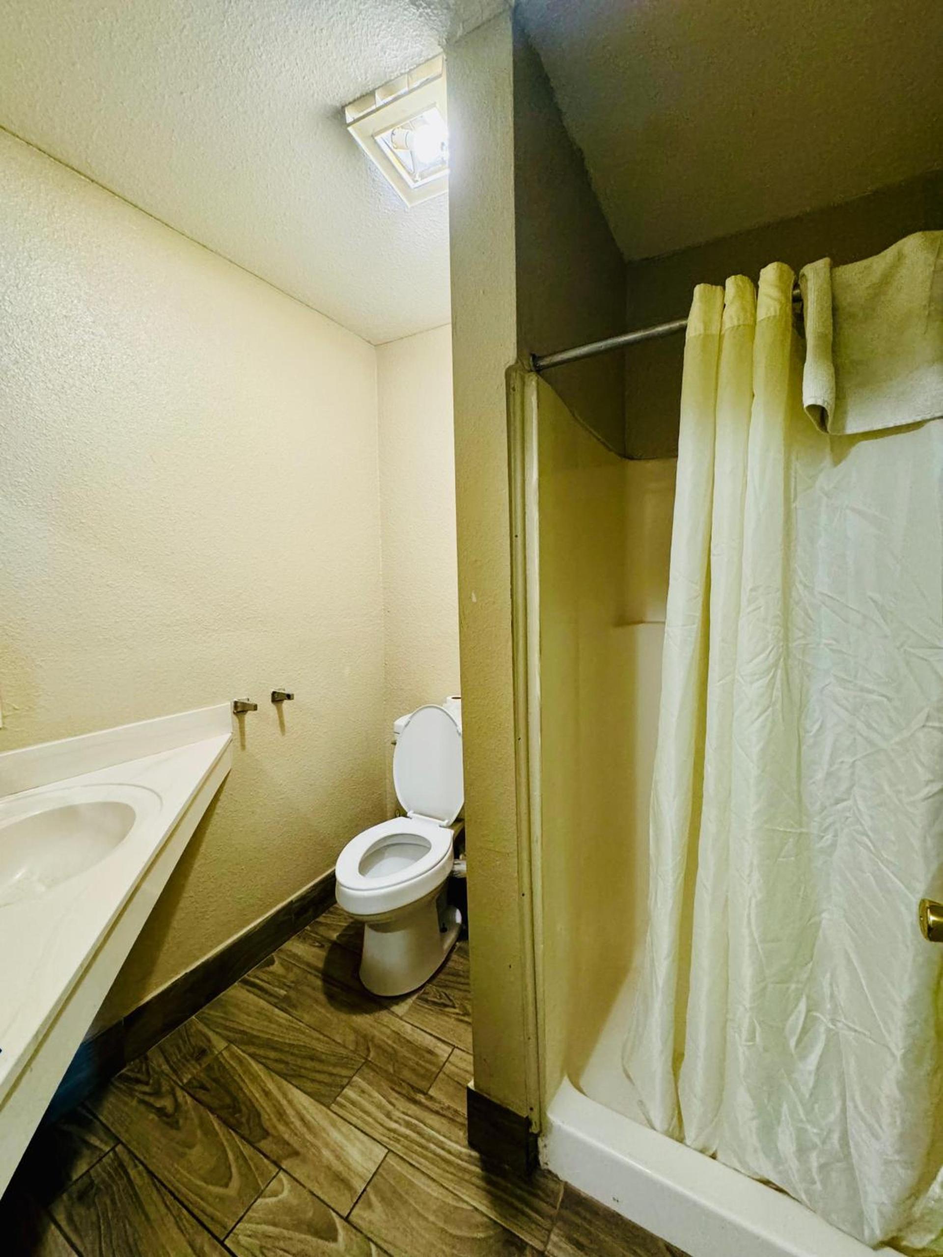 Bostonian Inn & Suites photo 21