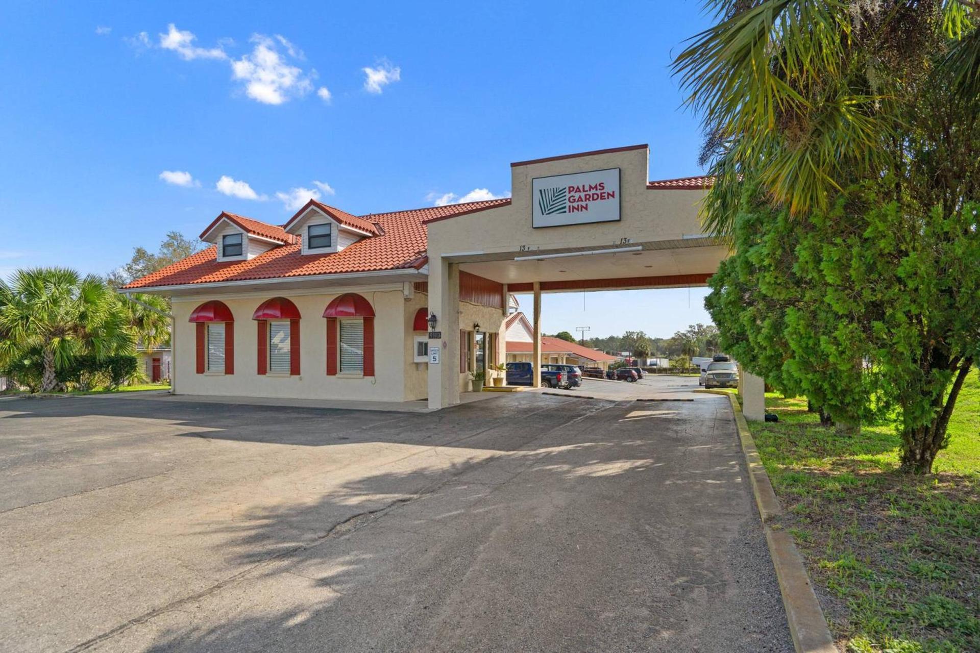 Palms Garden Inn photo 1