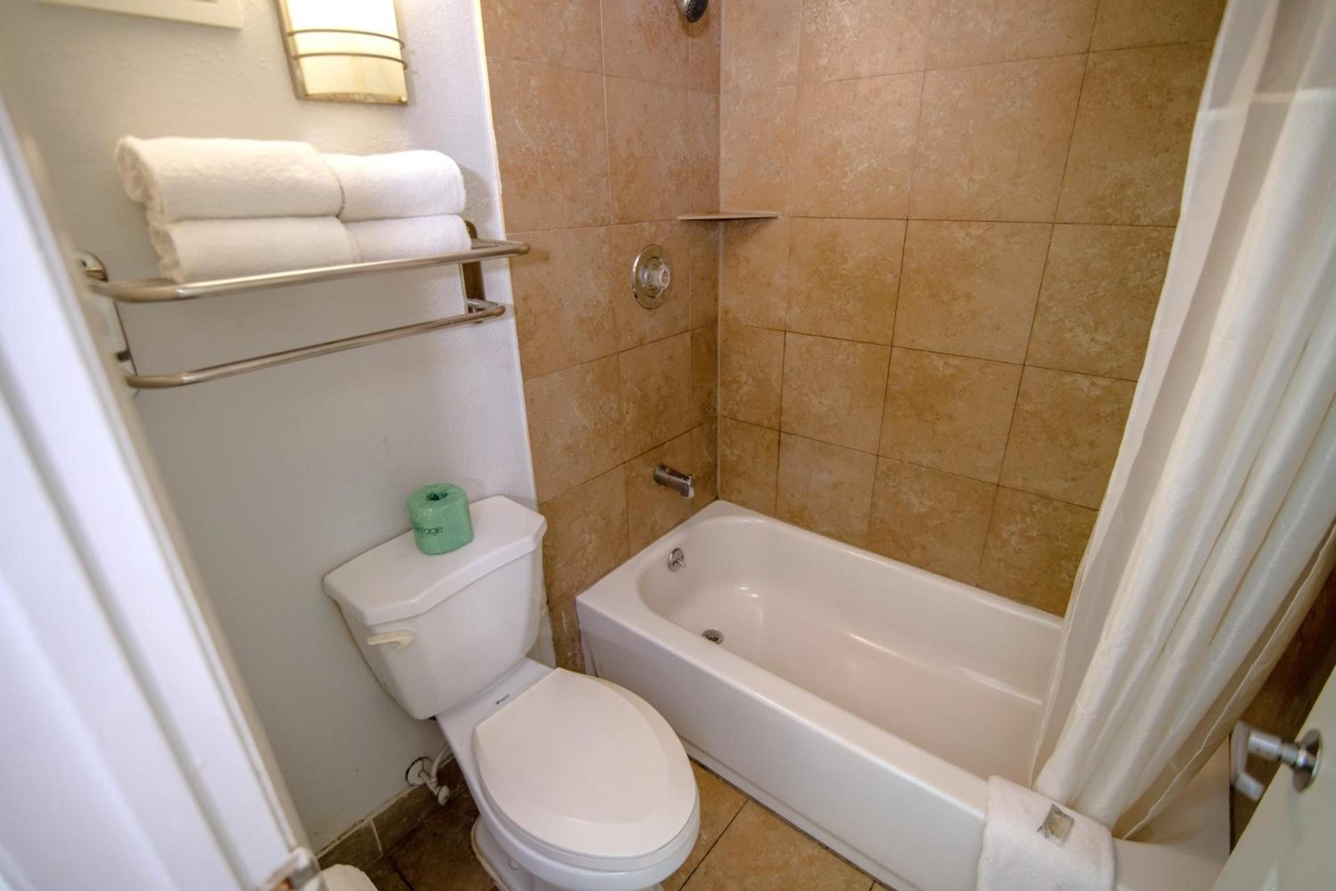 Masters Inn Tucker photo 36