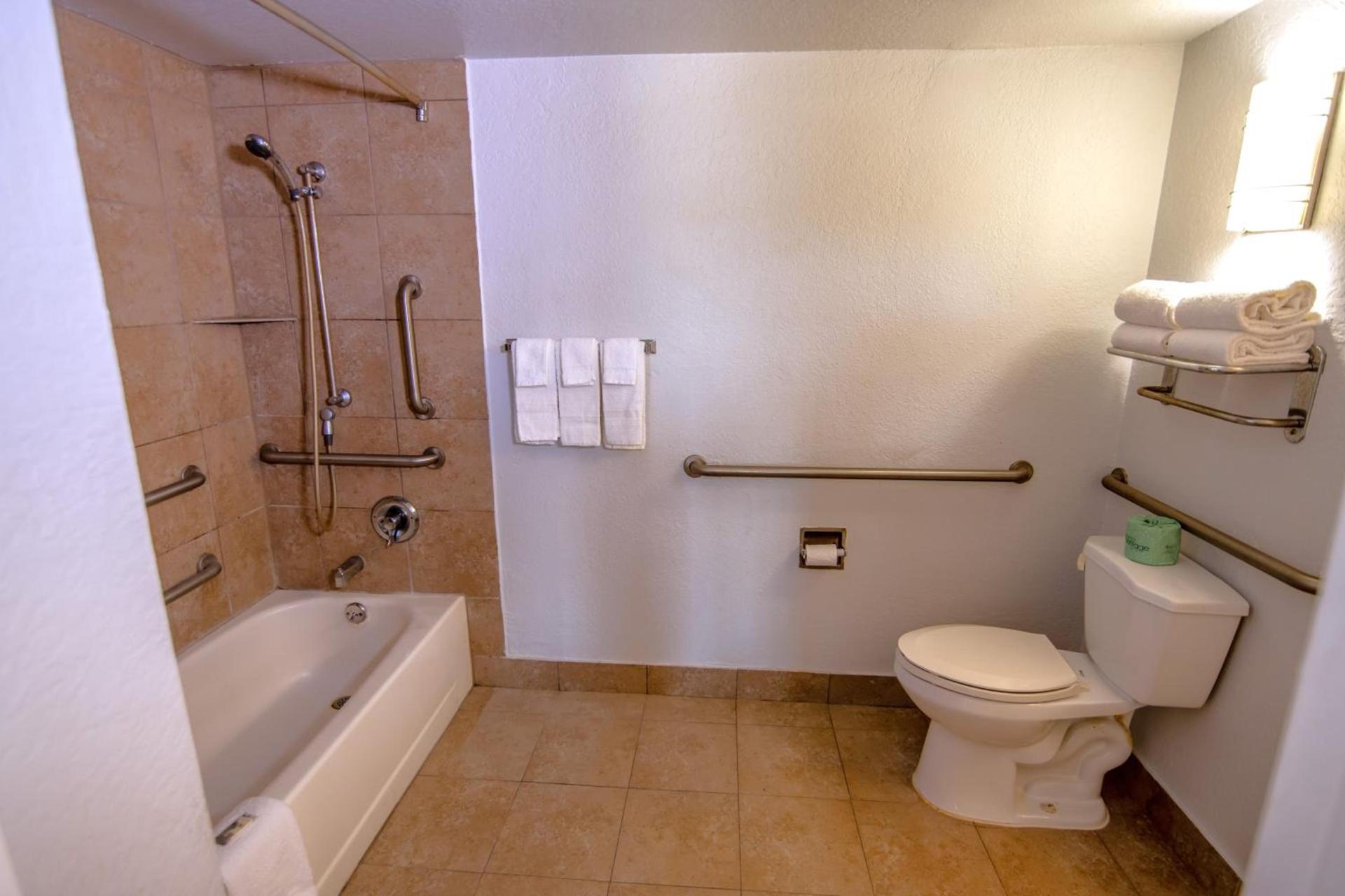 Masters Inn Tucker photo 44