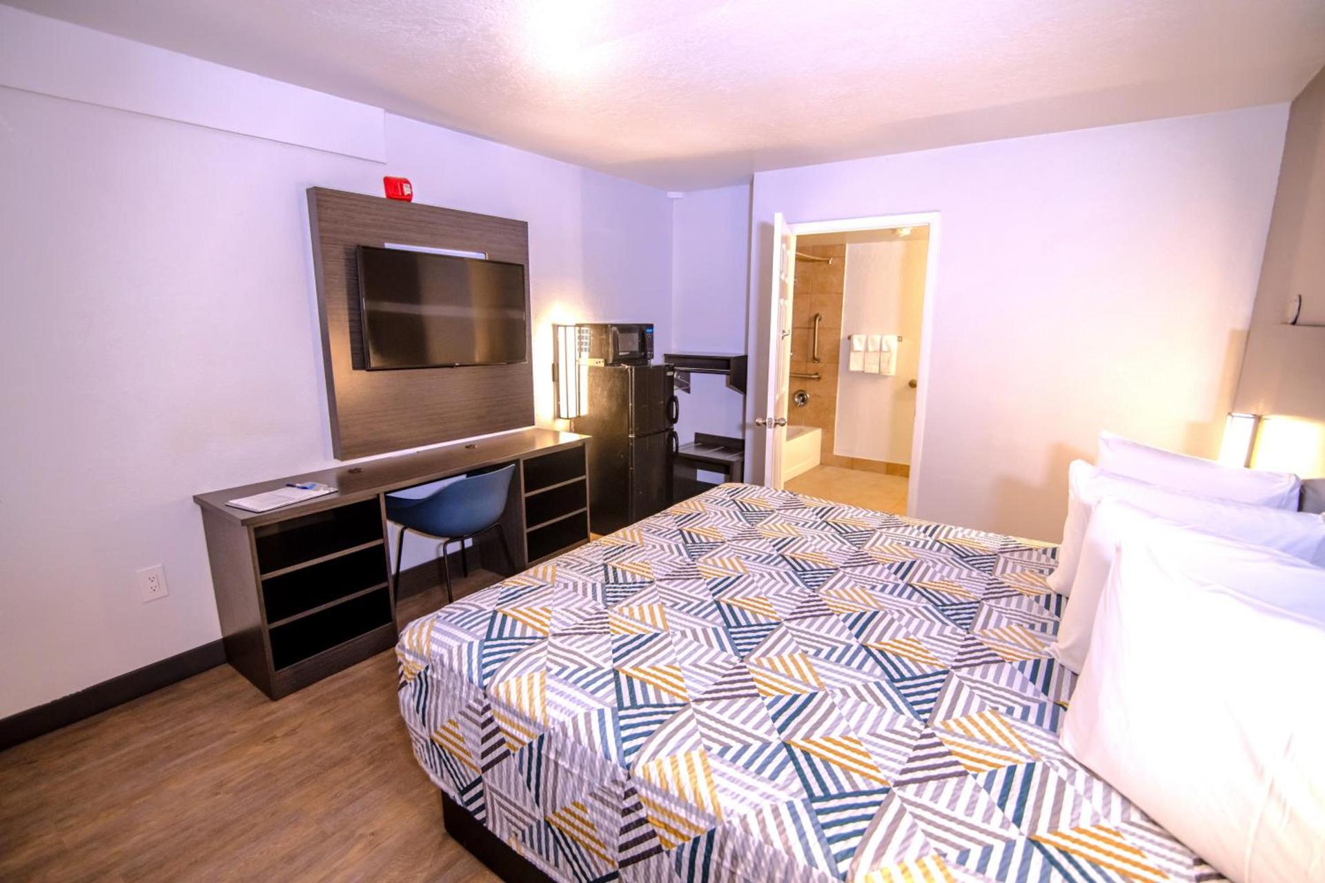 Masters Inn Tucker photo 42