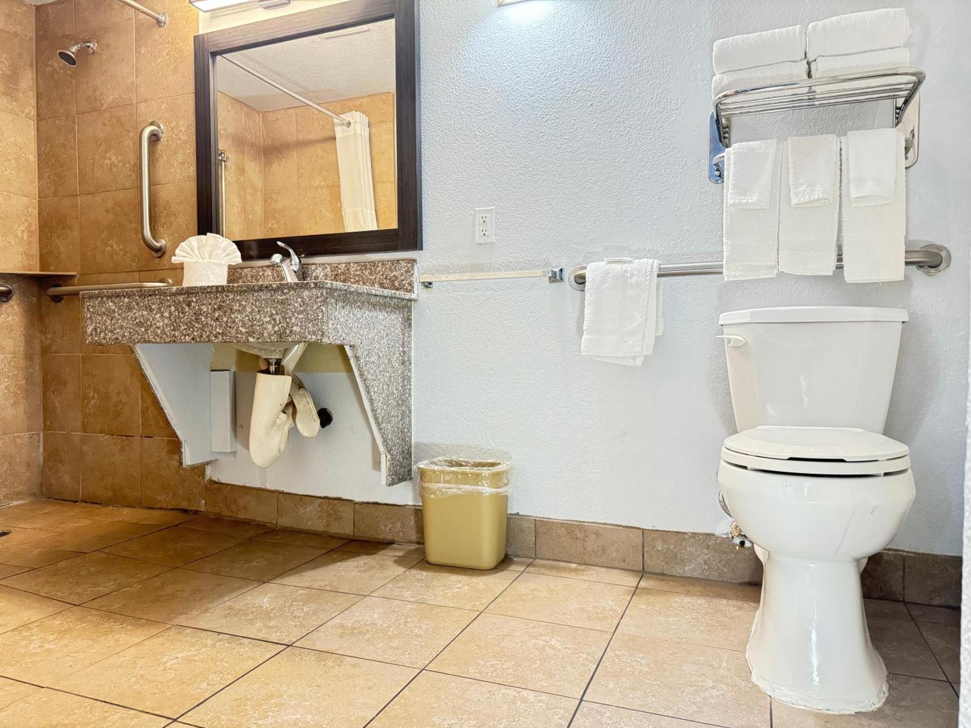 Masters Inn Tucker photo 50