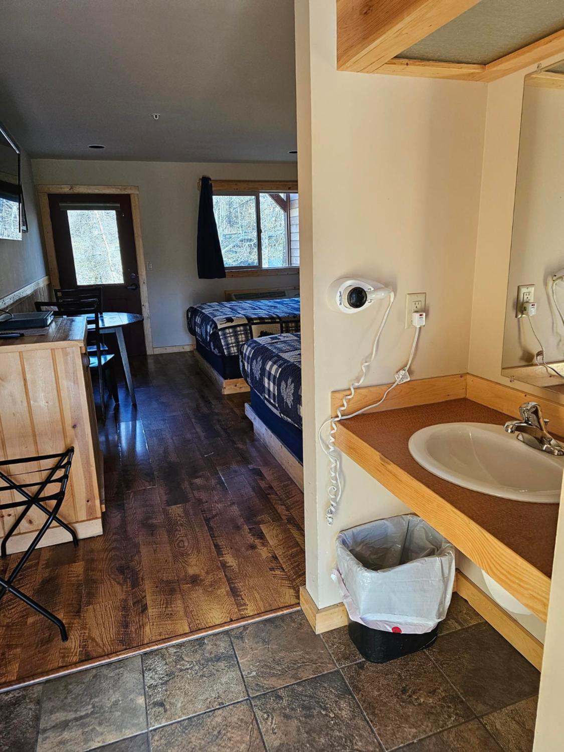 Methow River Lodge and Cabins photo 32