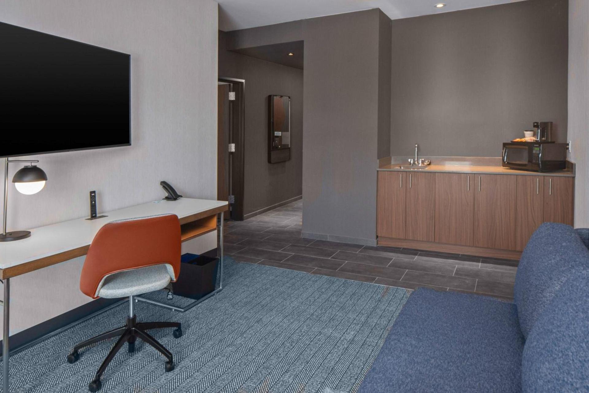 Courtyard by Marriott Jefferson City photo 15