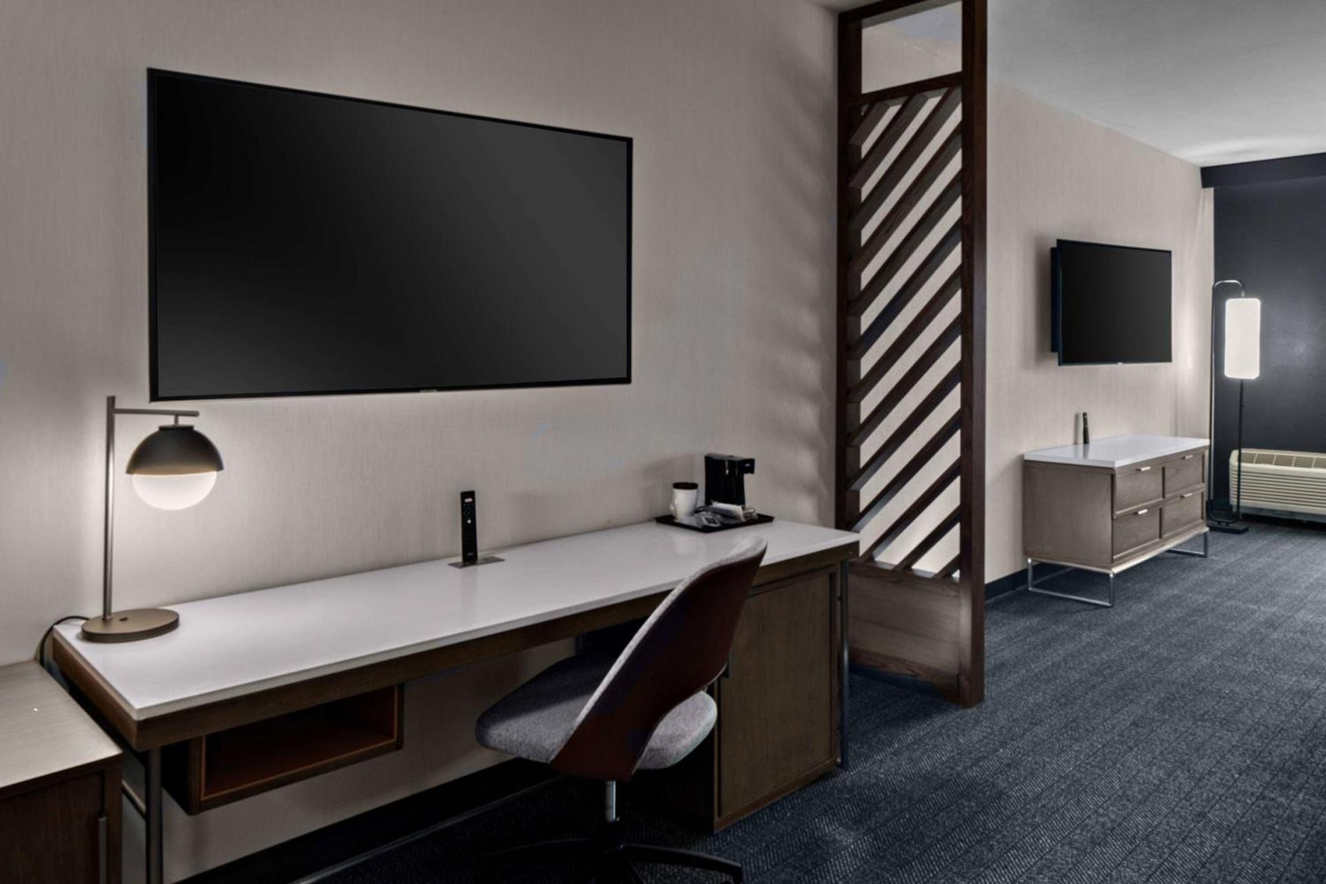 Courtyard by Marriott Jefferson City photo 20