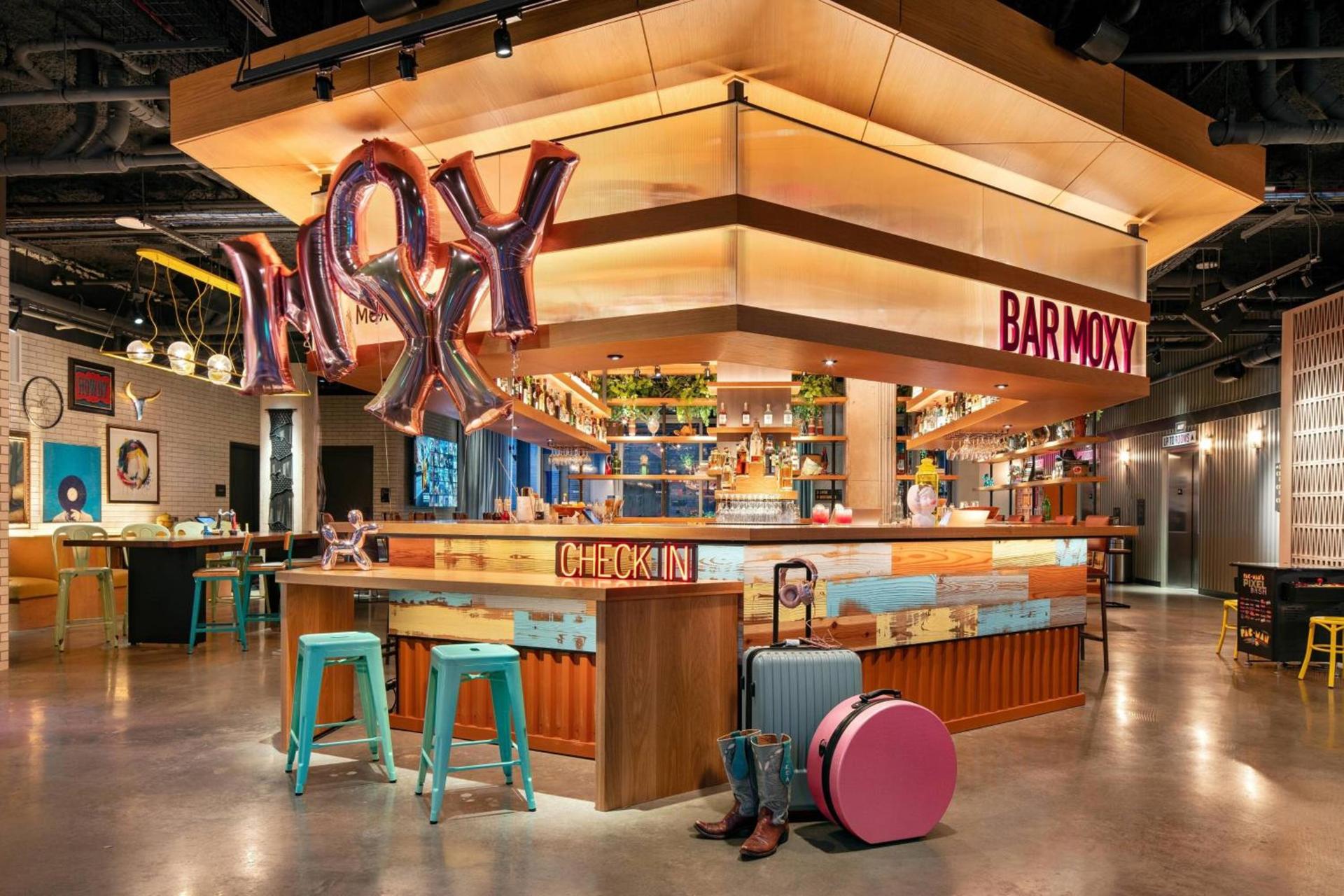 Moxy Austin - University photo 4