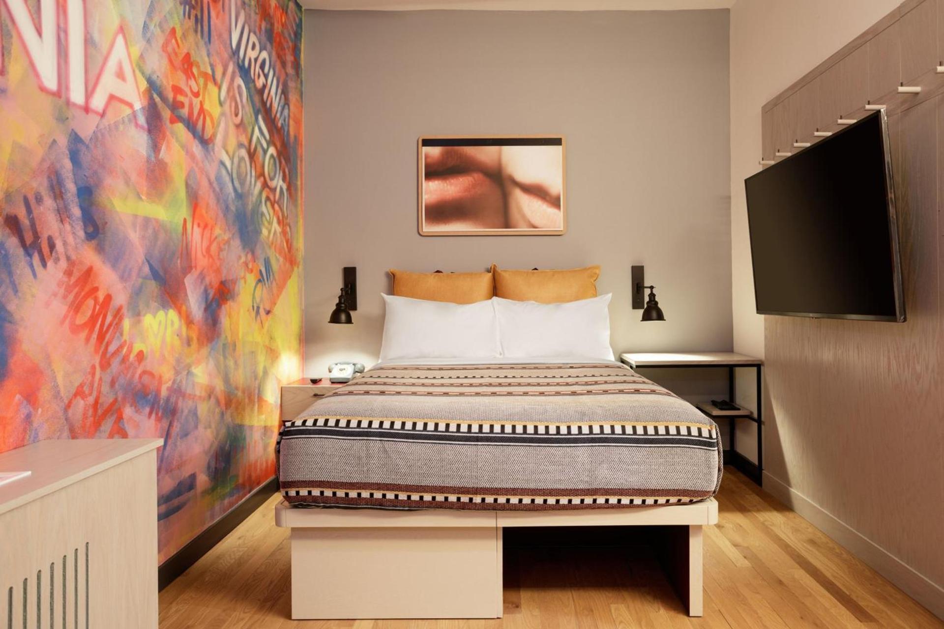 Moxy Richmond Downtown photo 11