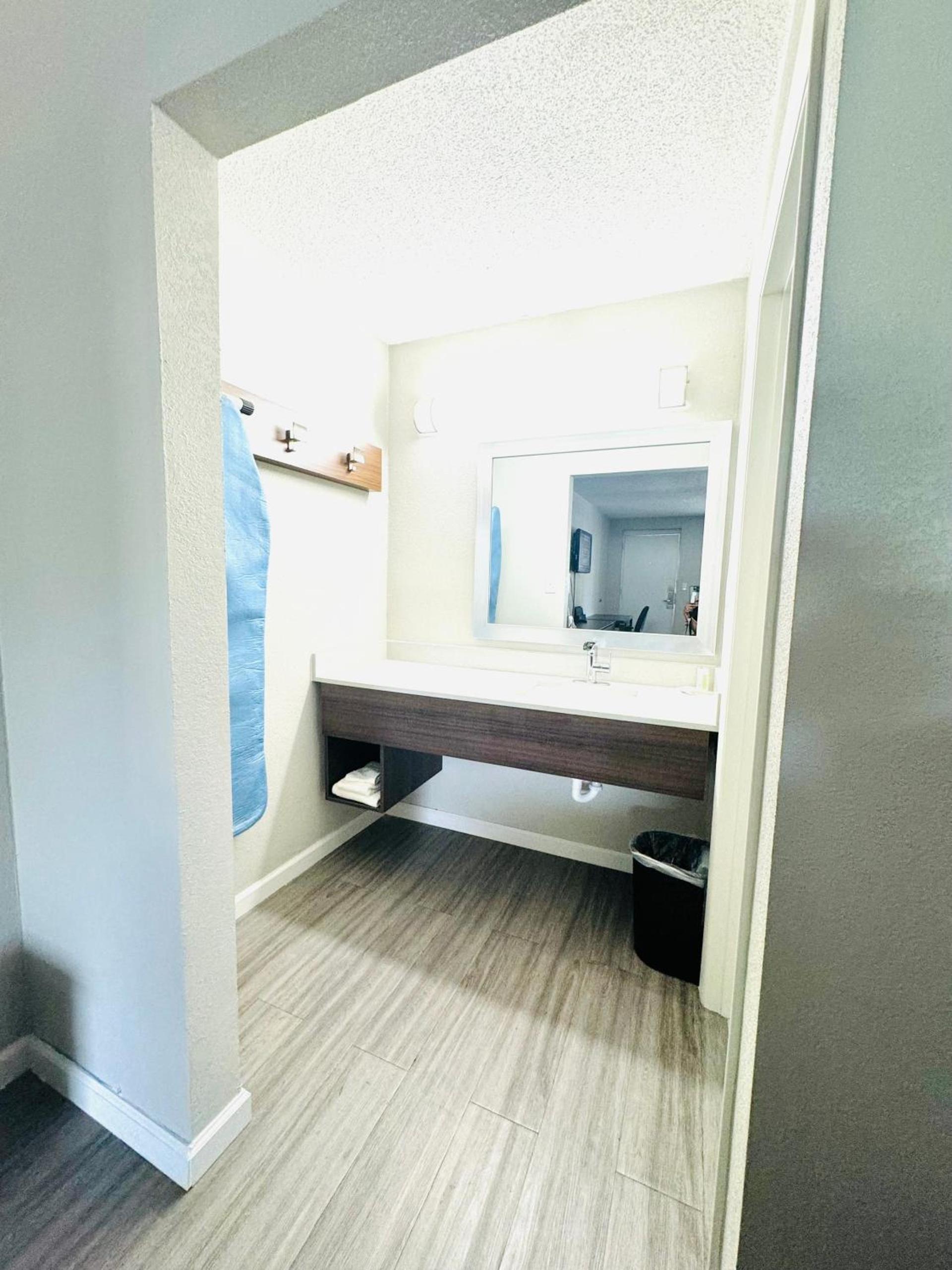 RELAX INN photo 17