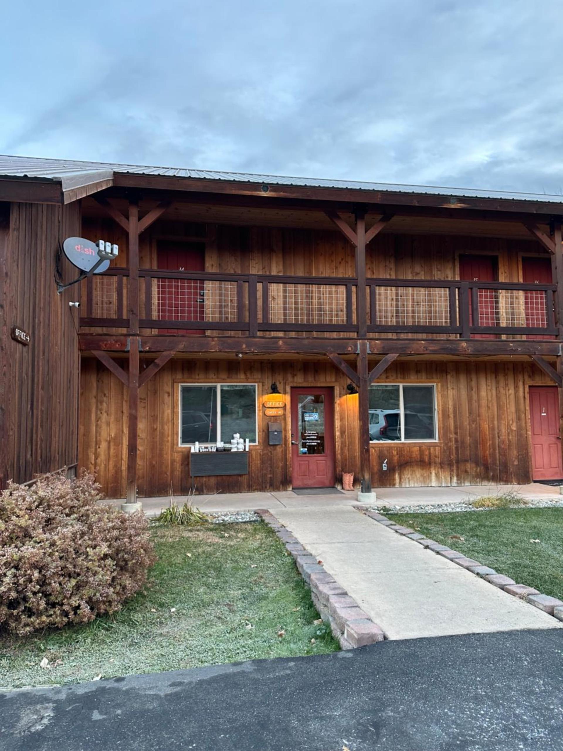 Methow River Lodge and Cabins photo 45