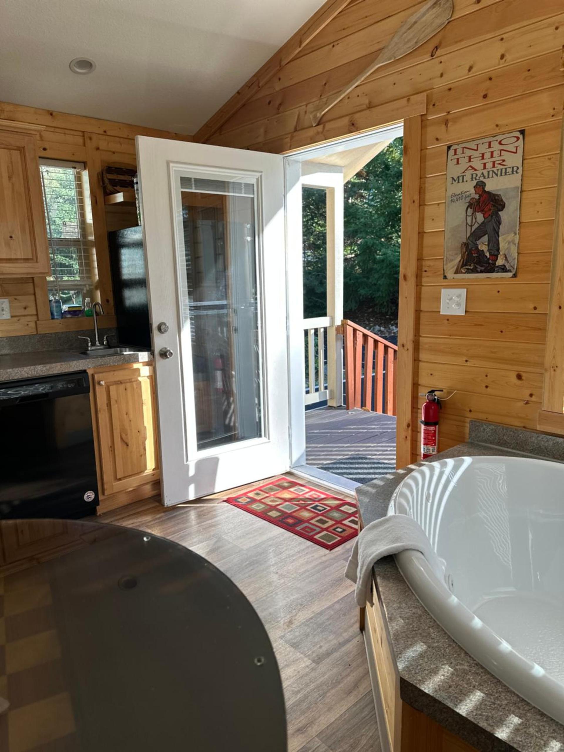 Packwood Lodge & Cabins photo 31