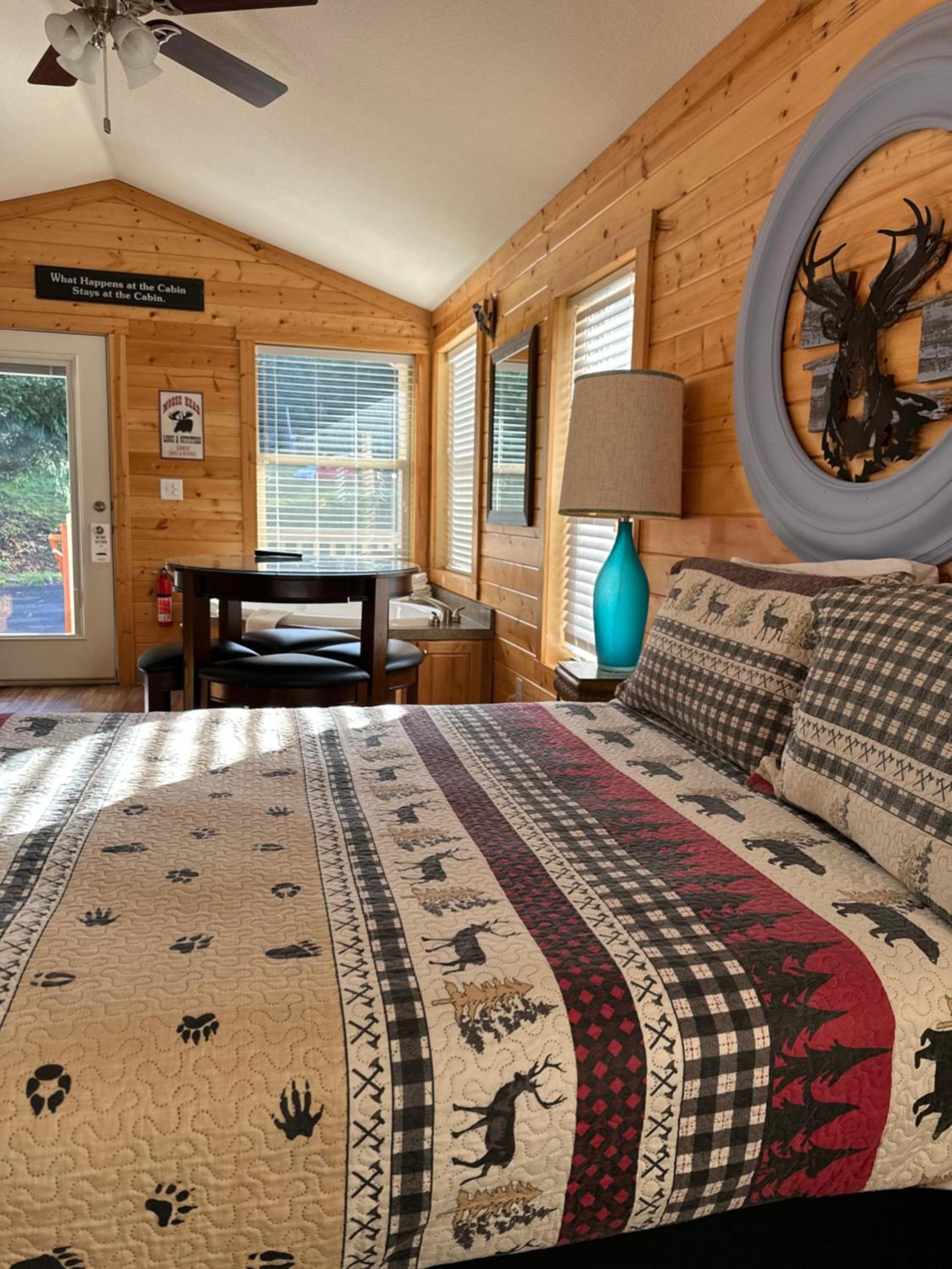 Packwood Lodge & Cabins photo 38