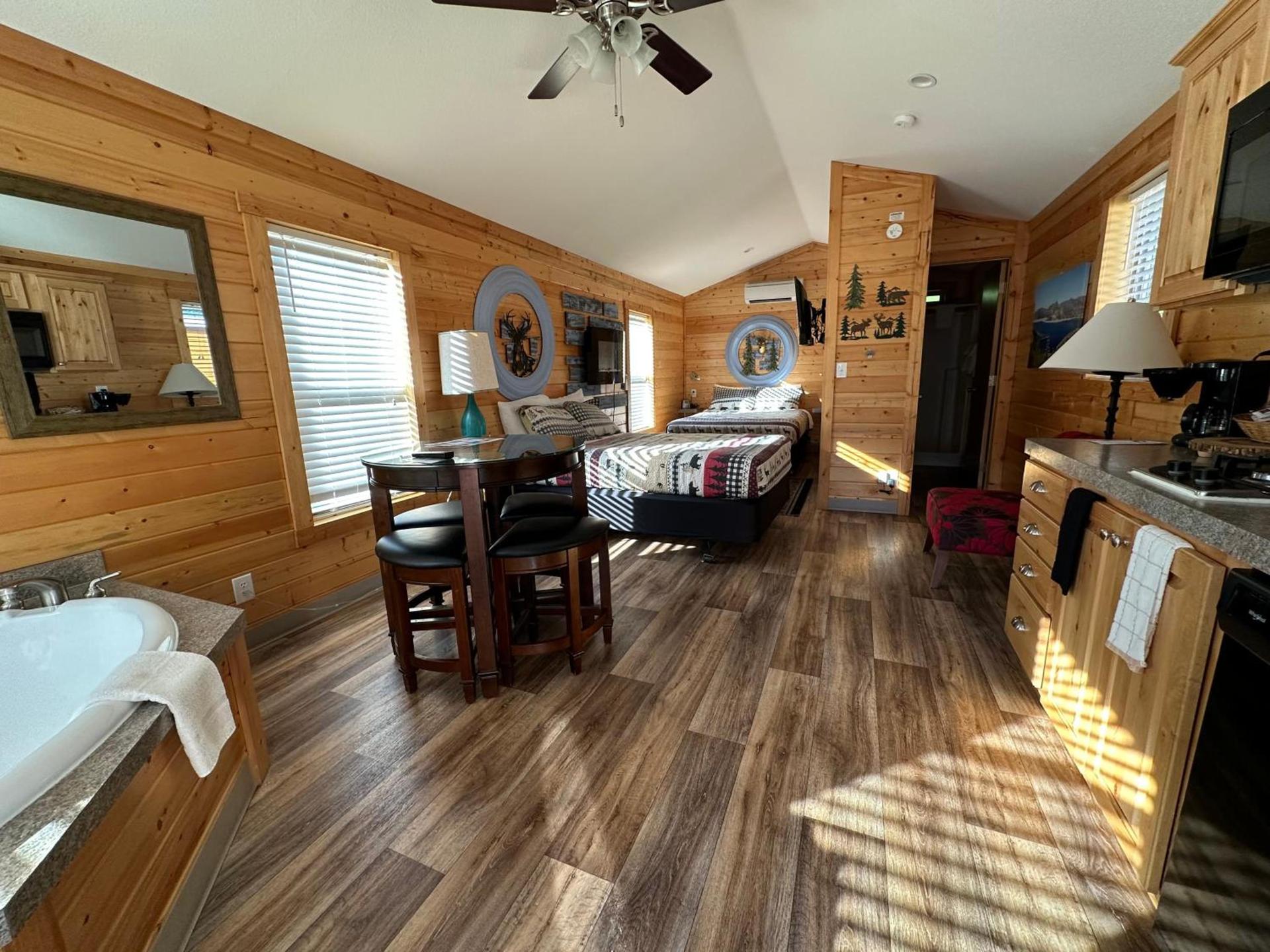 Packwood Lodge & Cabins photo 42