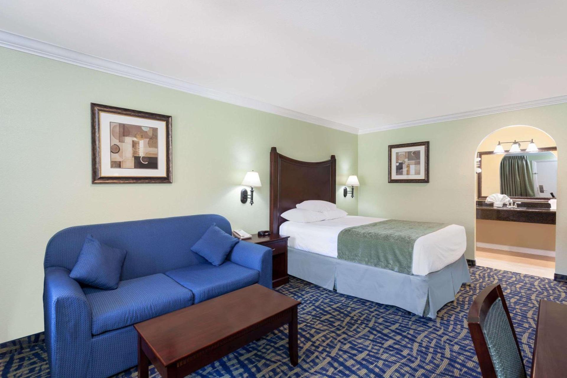 Travelodge by Wyndham Orange County Airport/ Costa Mesa photo 20