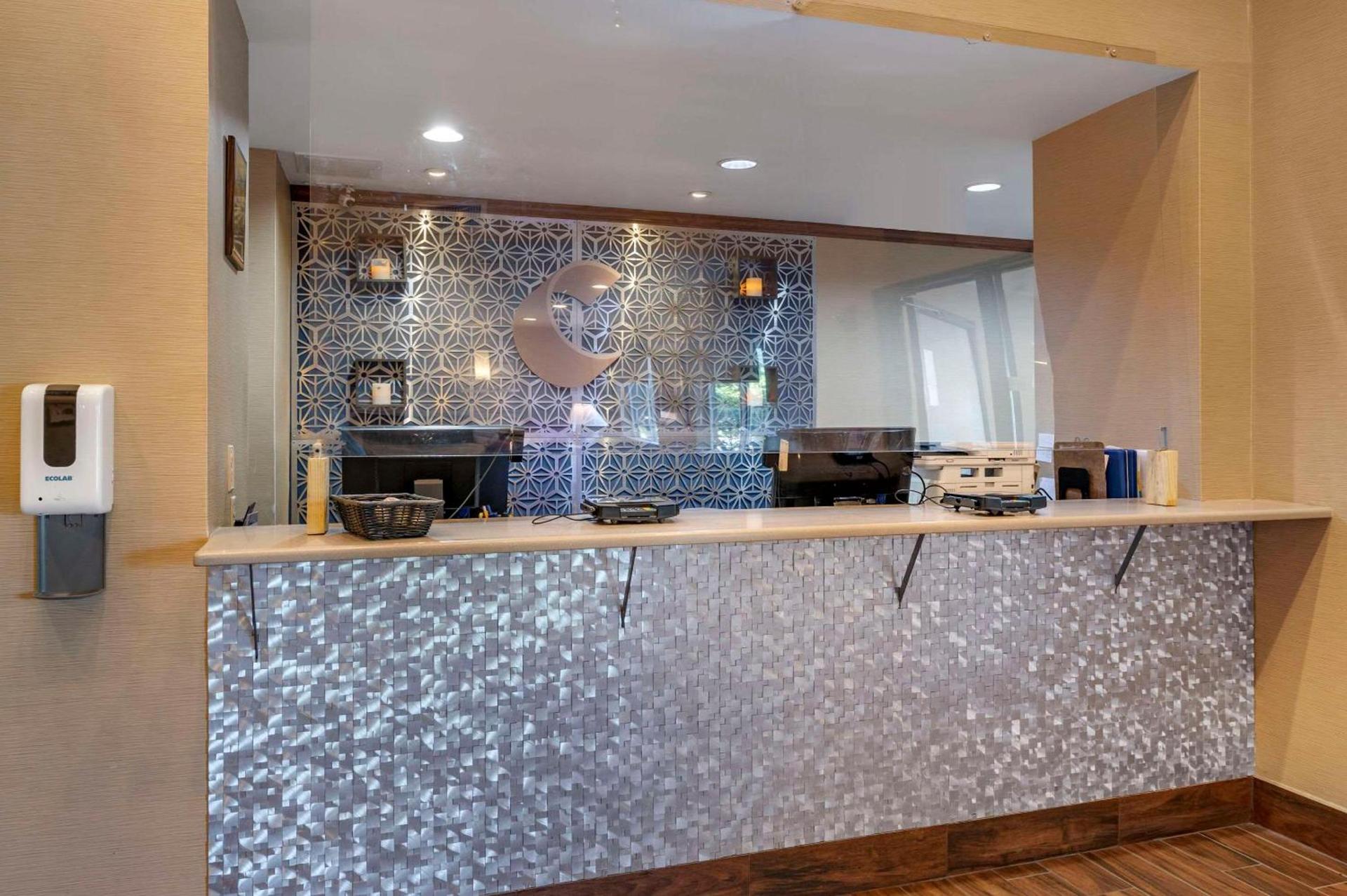 Comfort Inn Romeoville - Bolingbrook photo 2