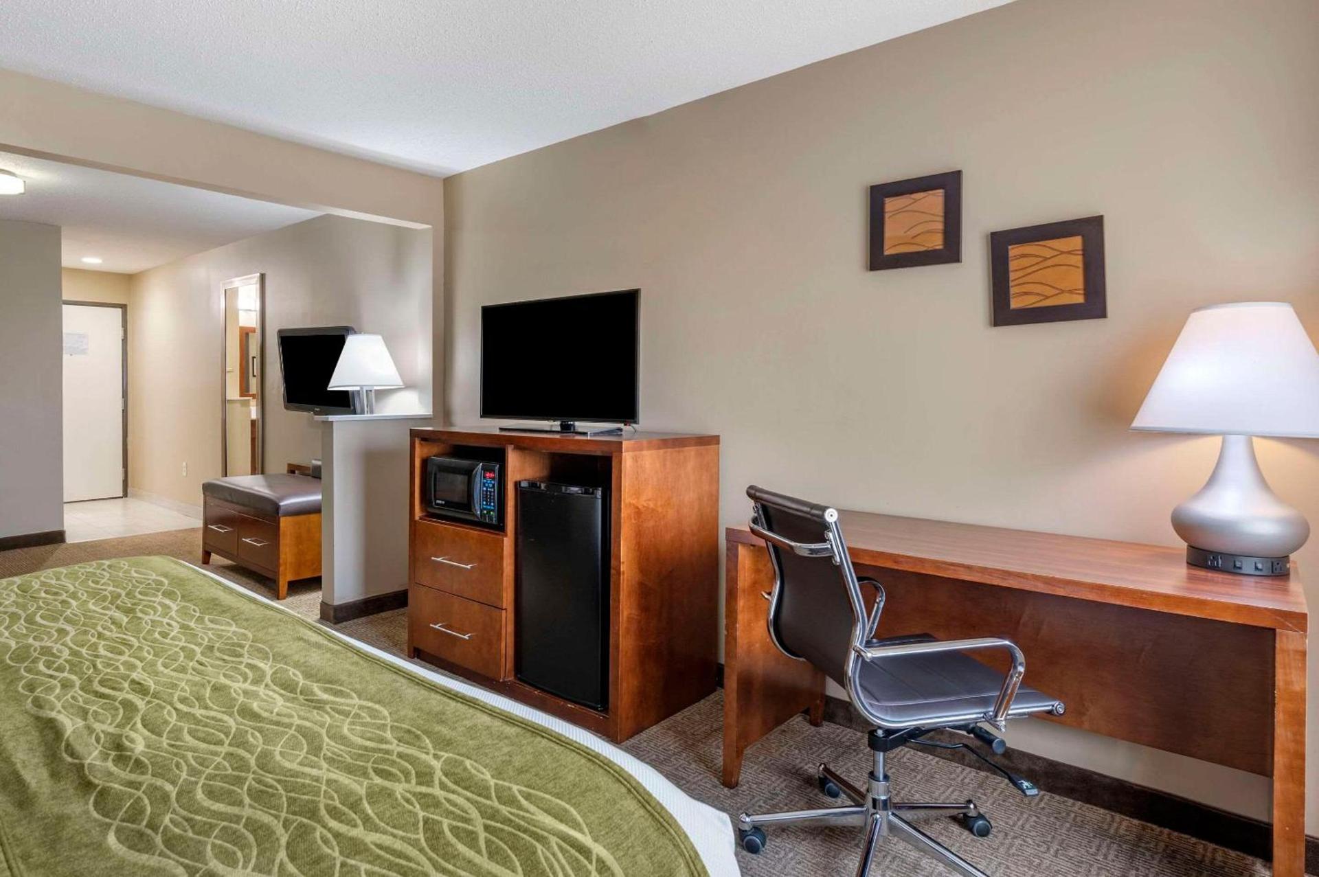 Comfort Inn Romeoville - Bolingbrook photo 16