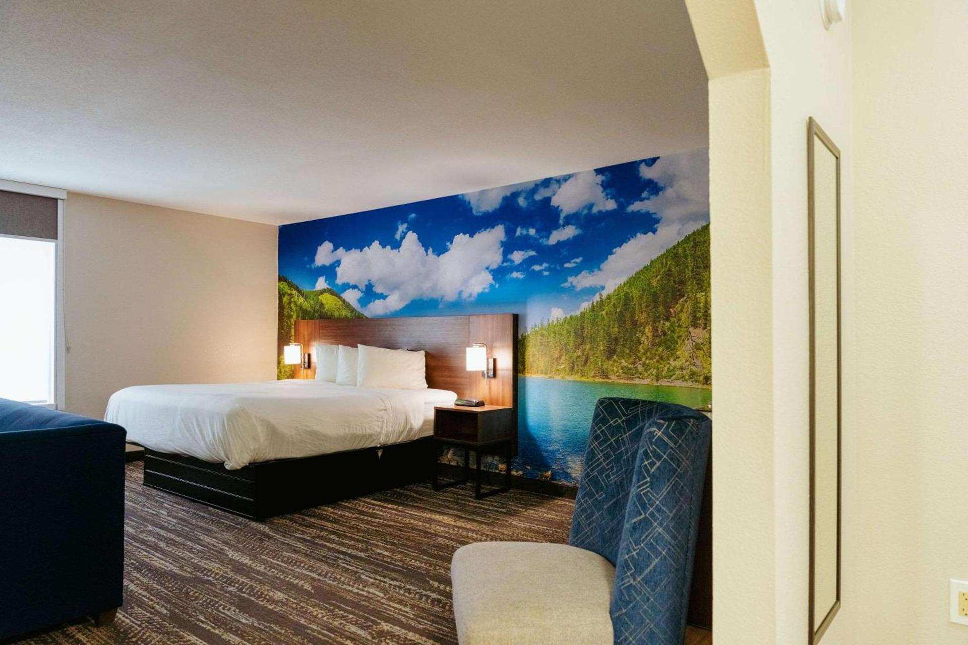 Clarion Pointe-Dillard near Blue Ridge Mountains photo 10