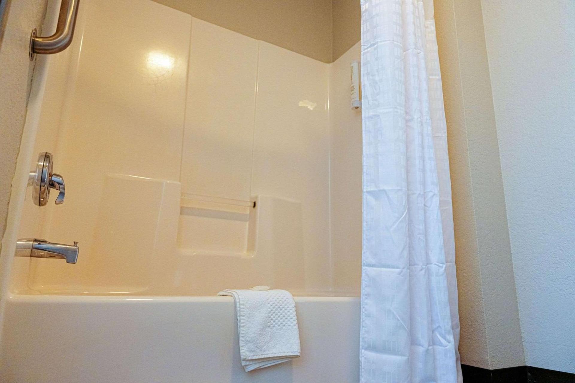 Clarion Pointe-Dillard near Blue Ridge Mountains photo 15