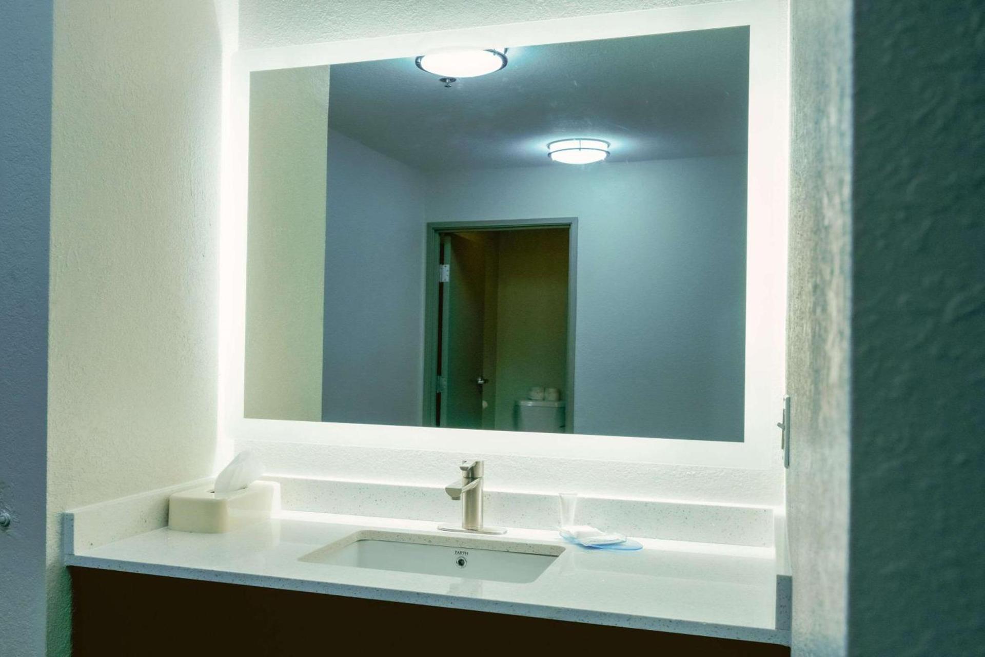 Clarion Pointe-Dillard near Blue Ridge Mountains photo 17