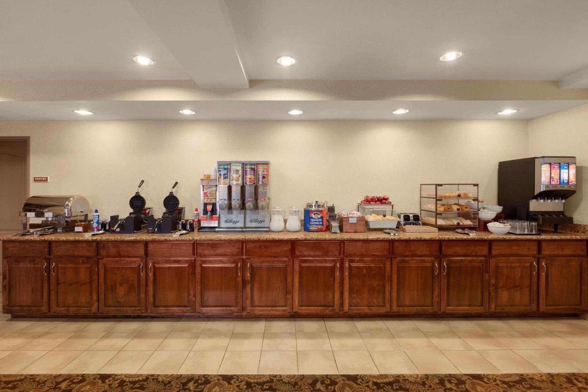 Country Inn & Suites by Radisson, Doswell Kings Dominion , VA photo 21