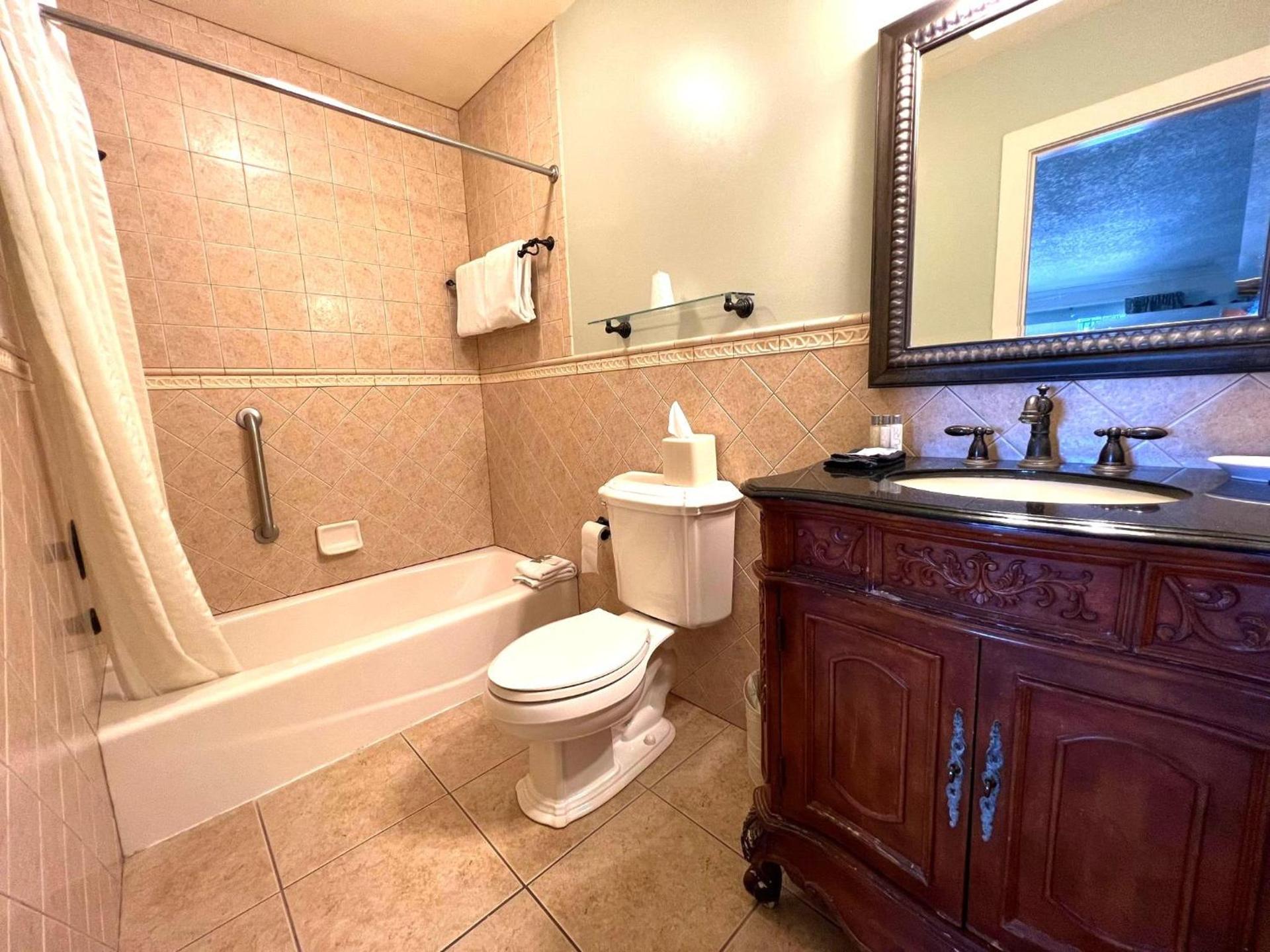 Bayfront Inn photo 25