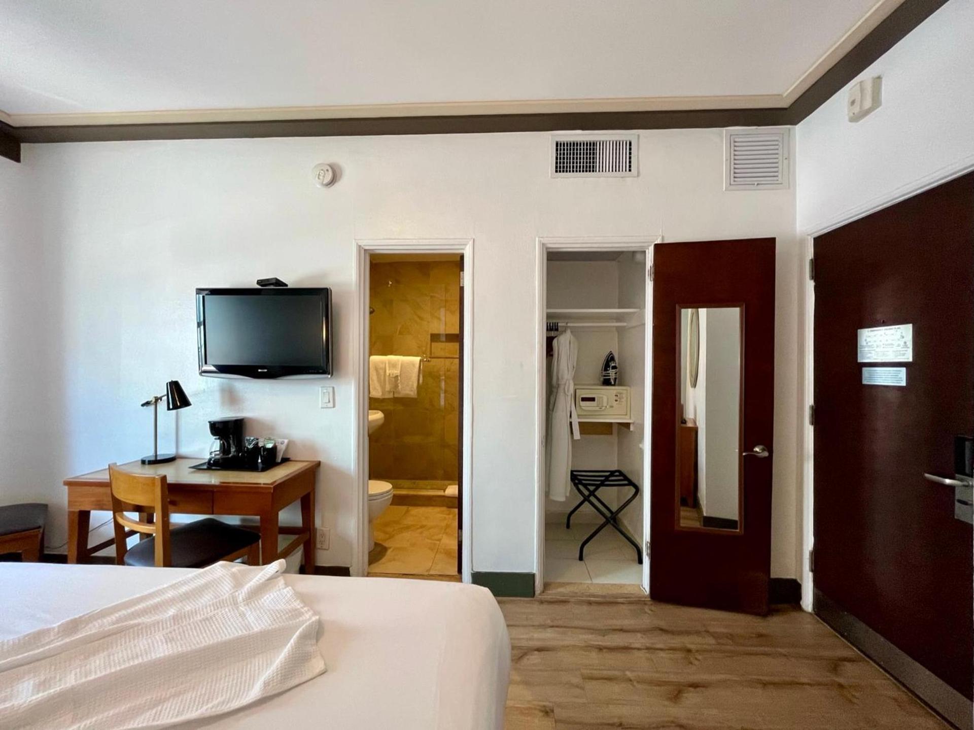 Majestic Hotel South Beach photo 39