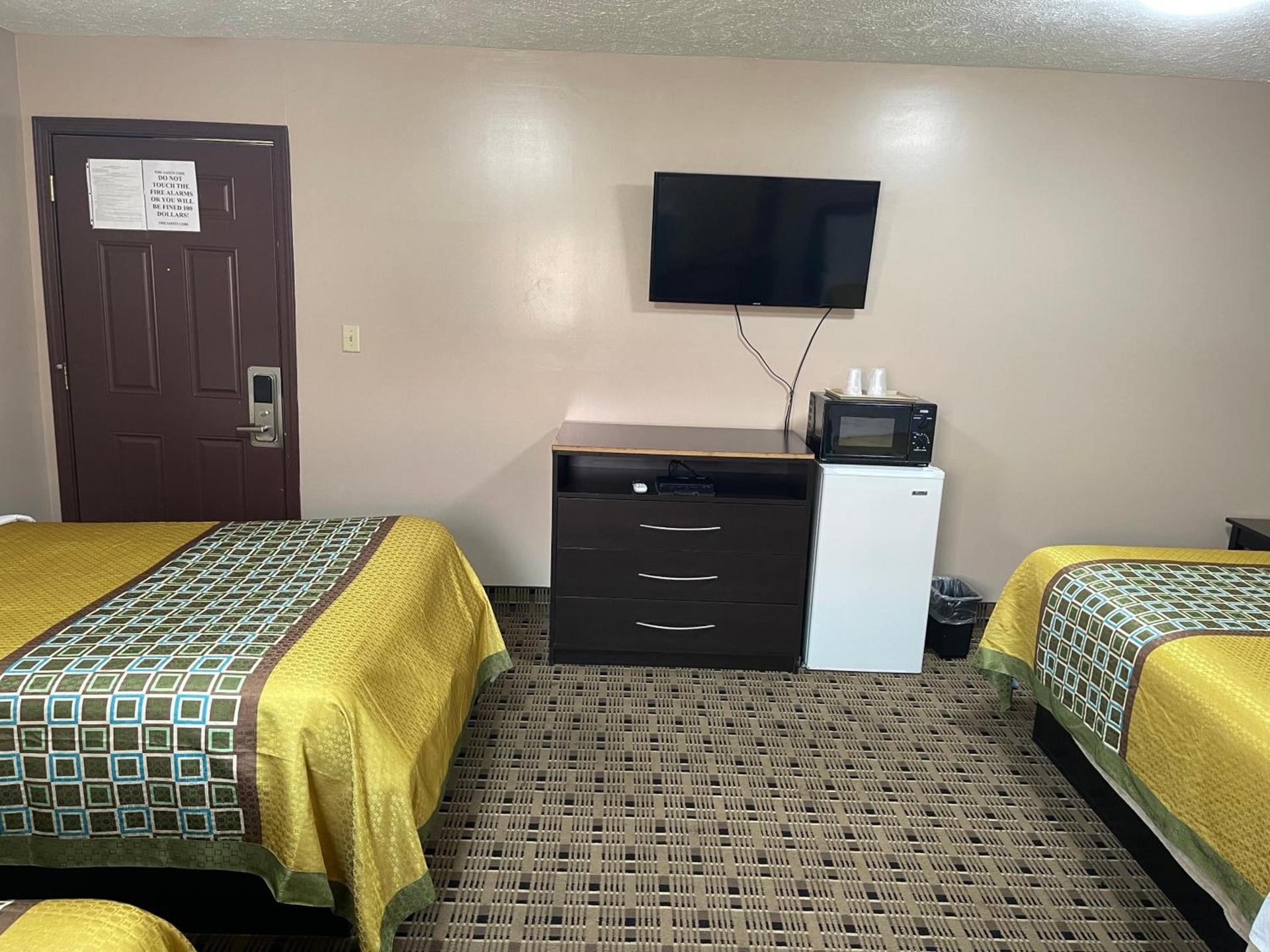 Economy Inn & Suites photo 44