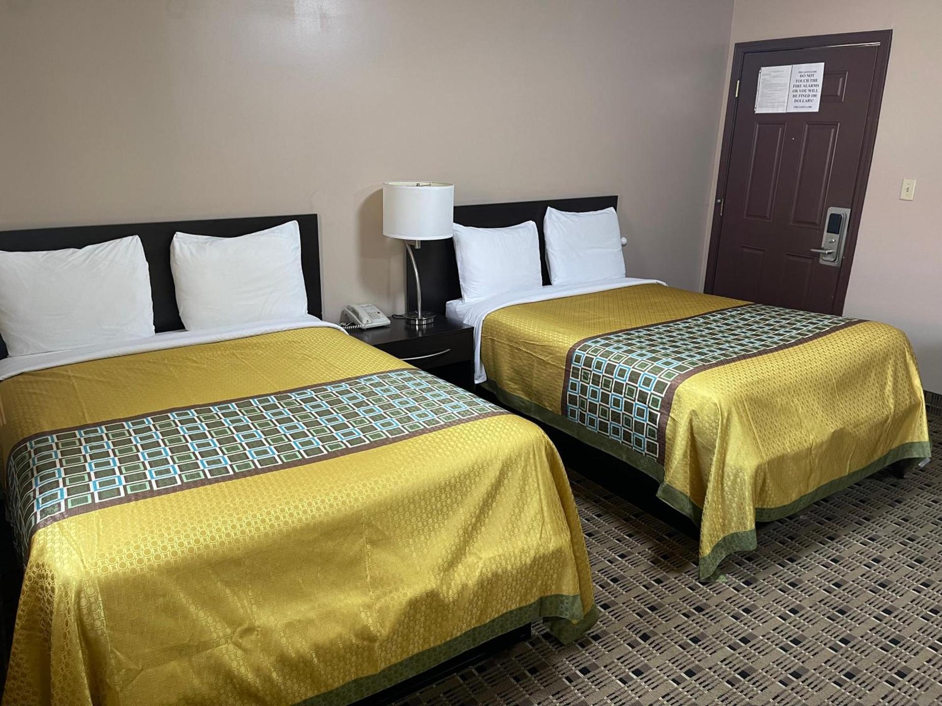 Economy Inn & Suites photo 45