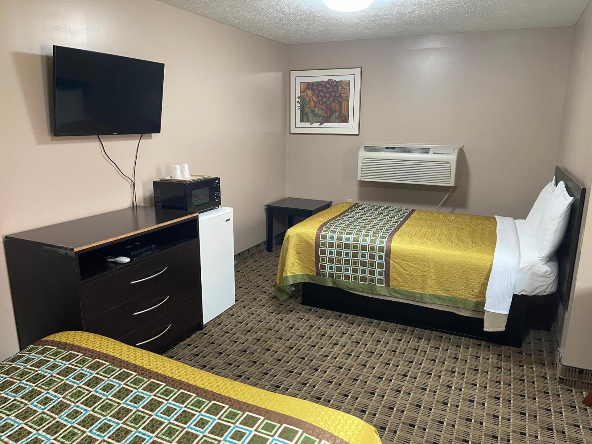 Economy Inn & Suites photo 47