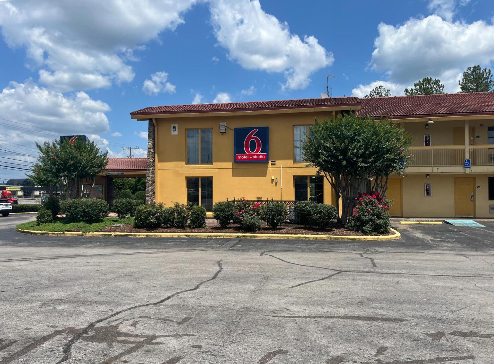 Studio 6 Extended Stay - Huntsville, AL University Drive photo 1