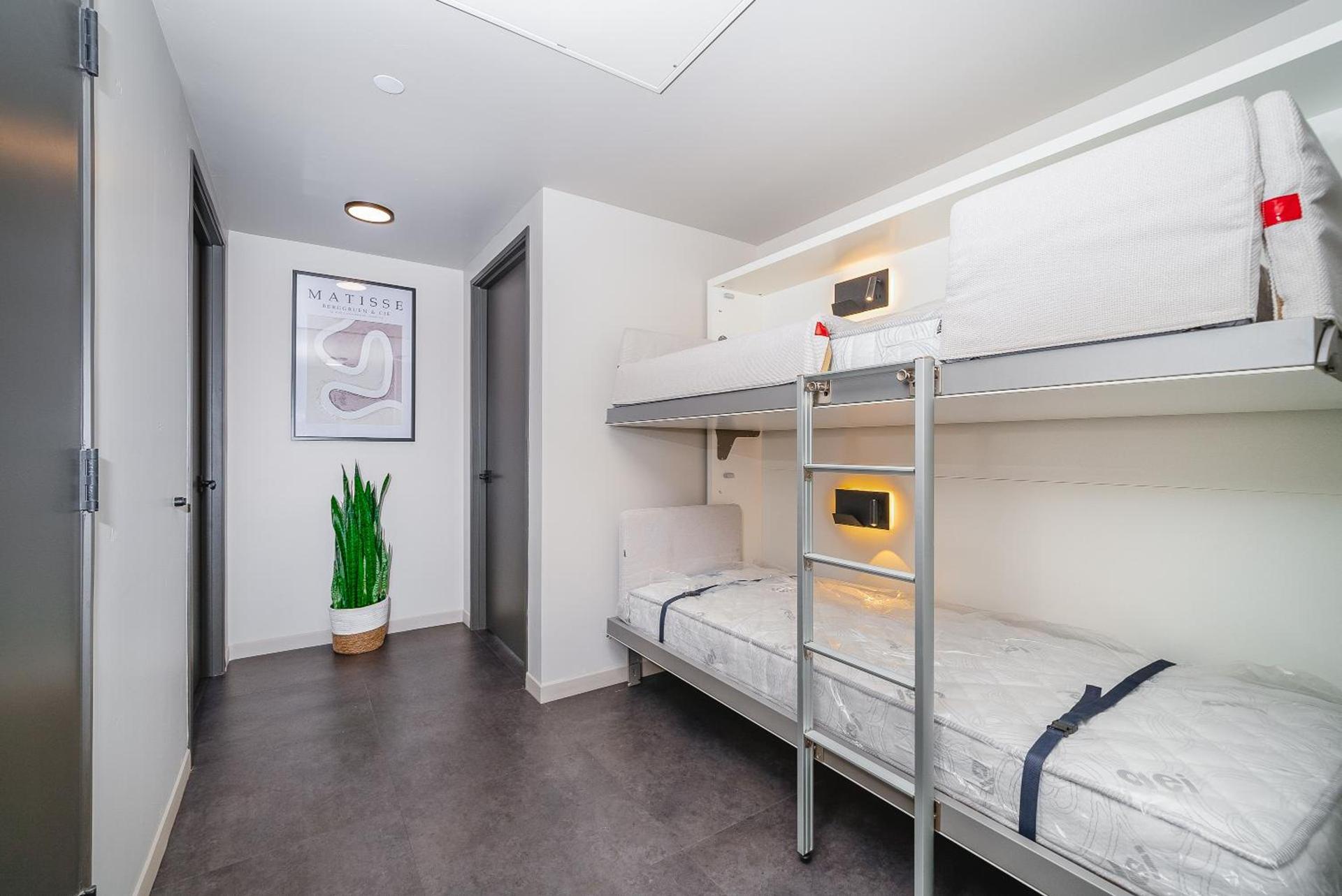 City24 Condo Hotel Little Italy Mission Hills photo 22
