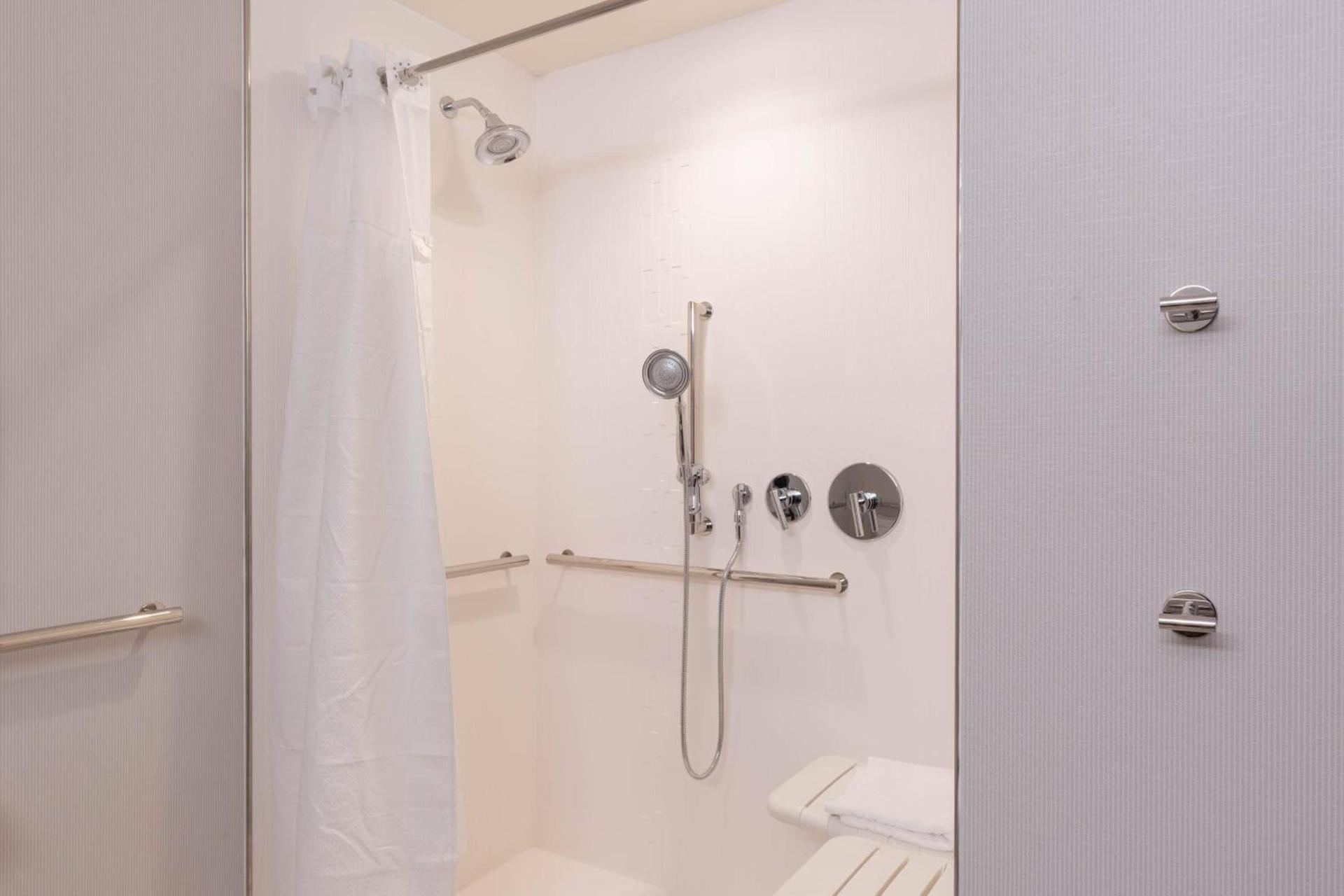 Courtyard by Marriott Thousand Oaks Agoura Hills photo 16