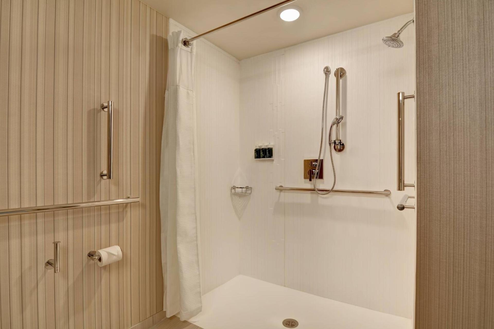 Courtyard by Marriott Bentonville Rogers Promenade photo 21