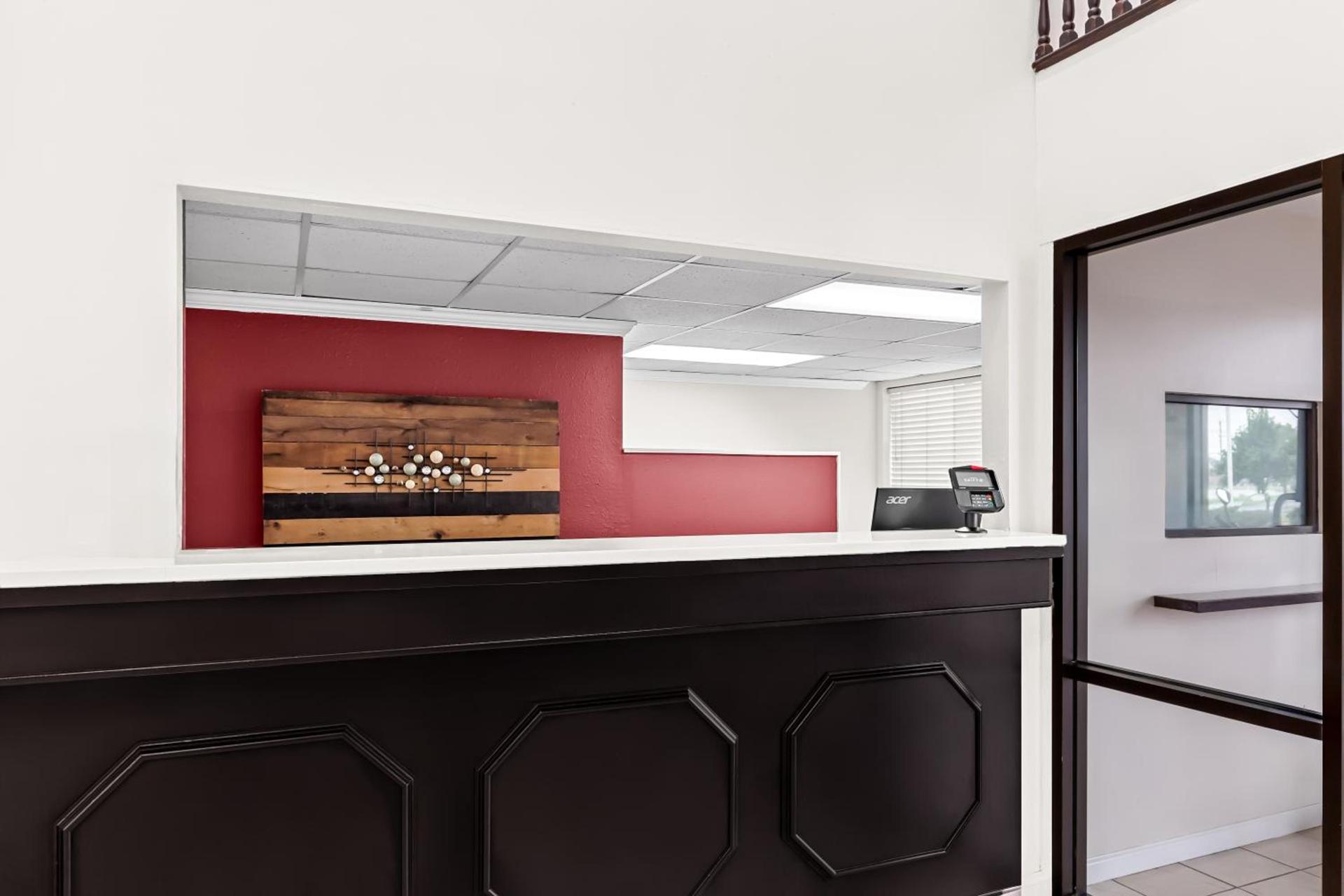 Red Lion Inn & Suites Saint Louis photo 14