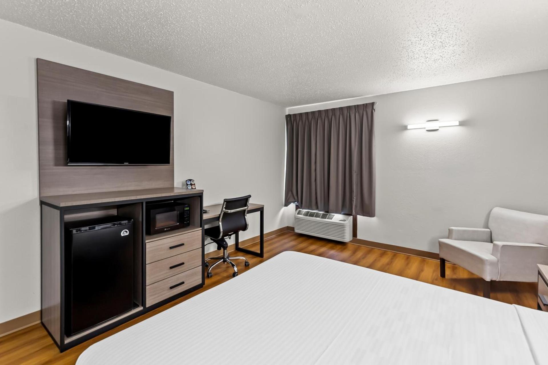 Red Lion Inn & Suites Saint Louis photo 19