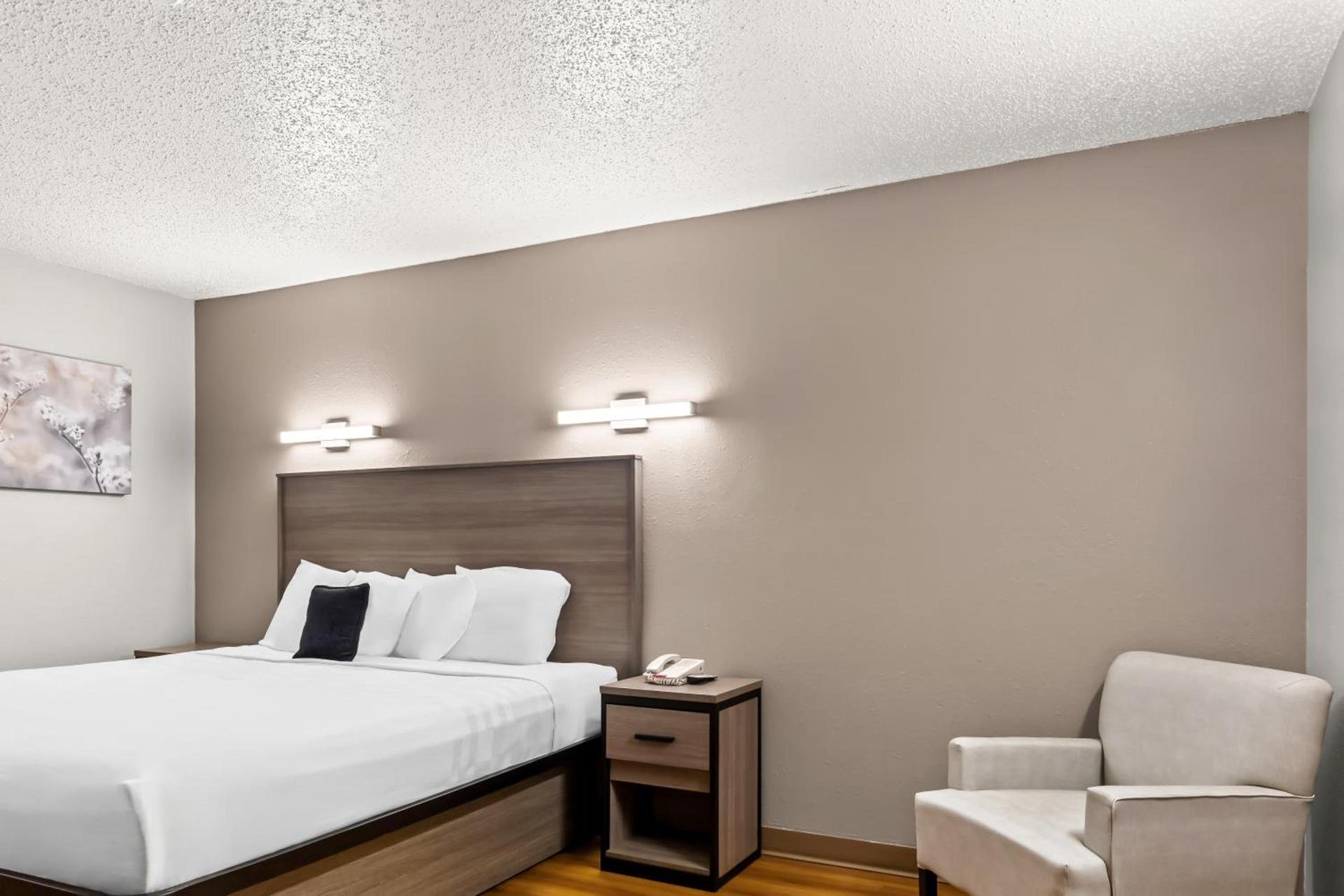 Red Lion Inn & Suites Saint Louis photo 22