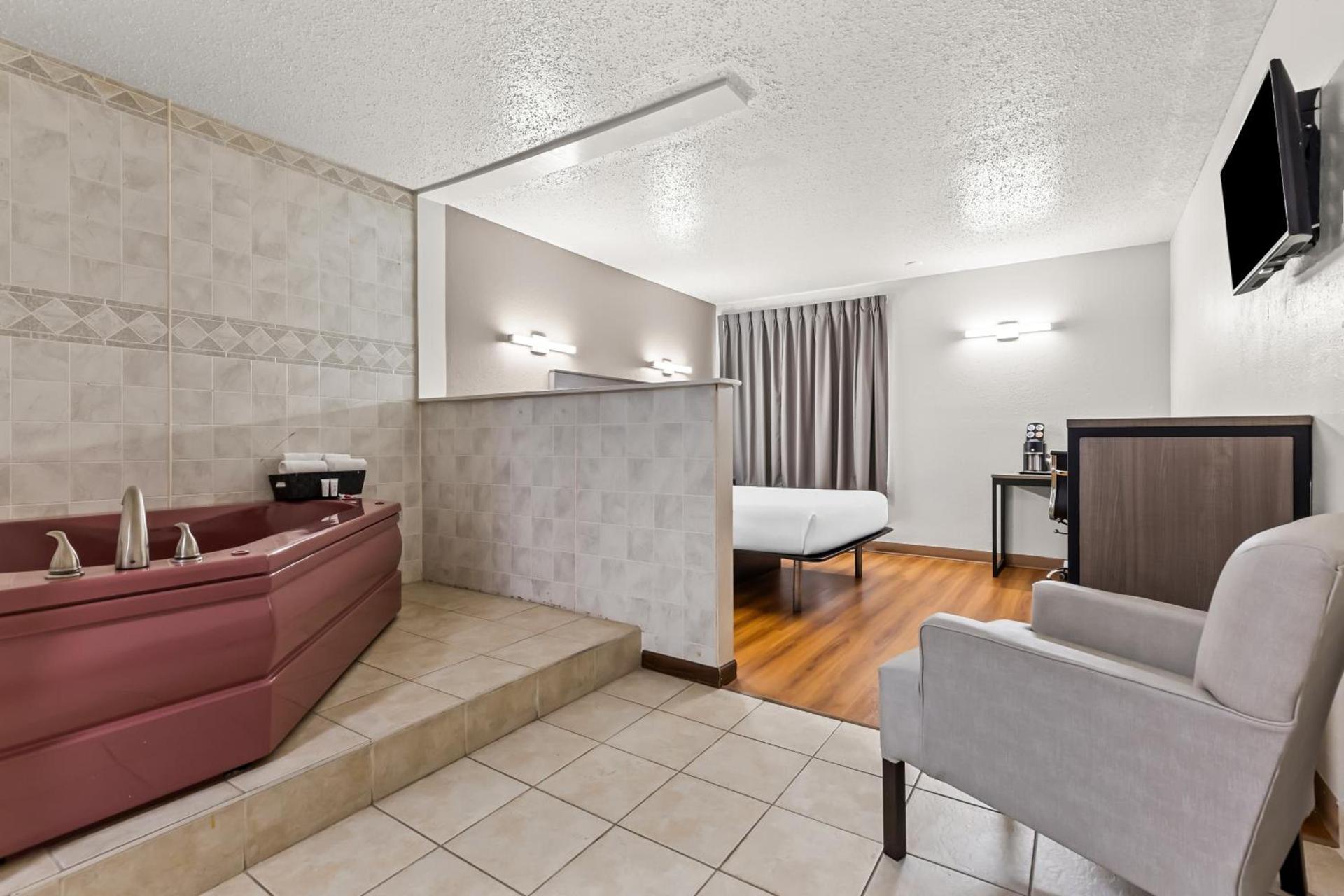 Red Lion Inn & Suites Saint Louis photo 28