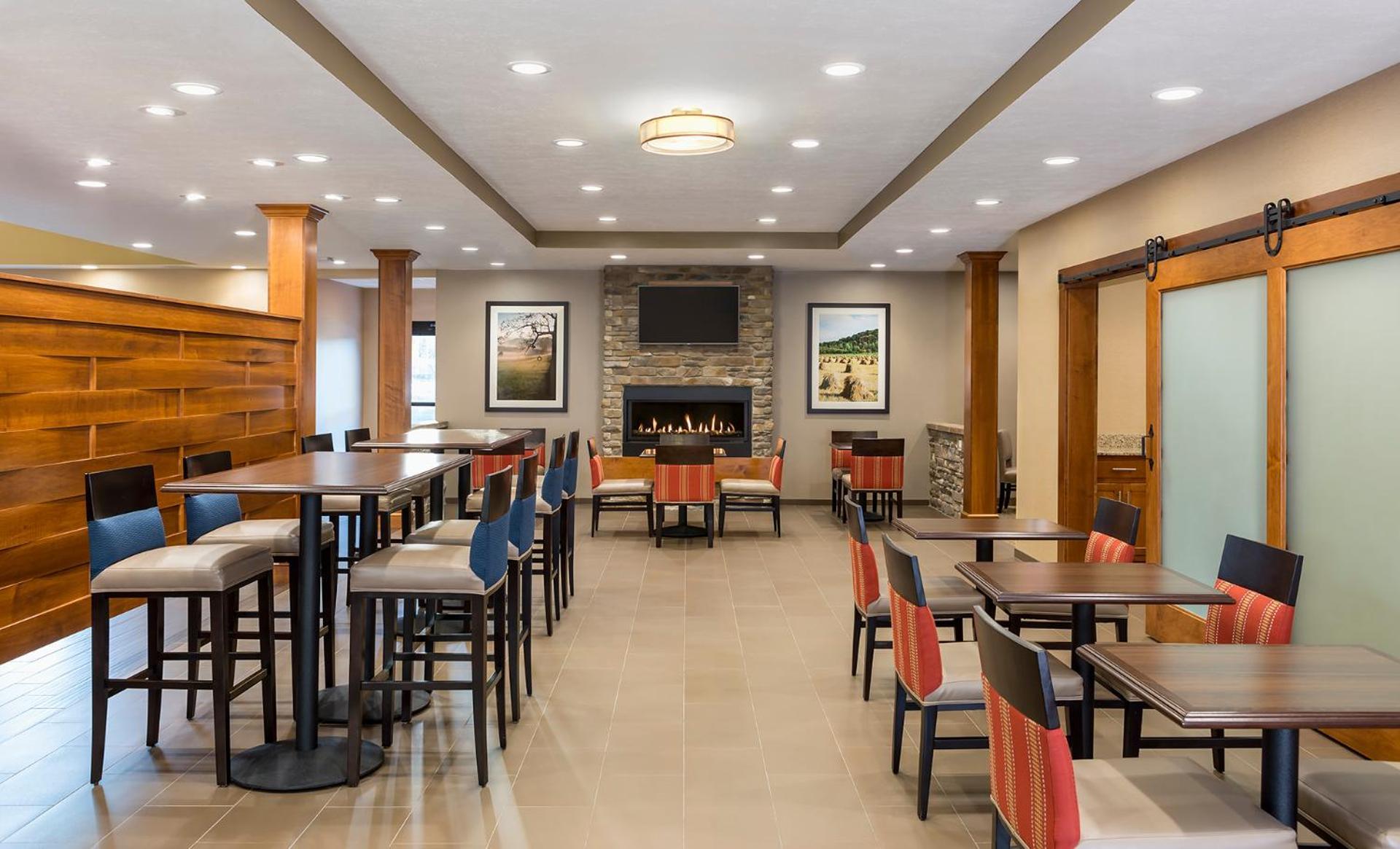 Comfort Suites Hartville-North Canton photo 19