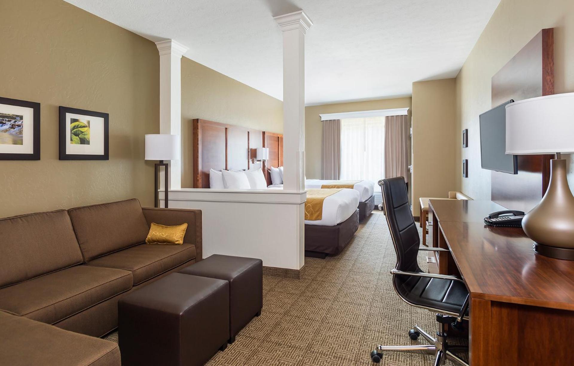 Comfort Suites Hartville-North Canton photo 30