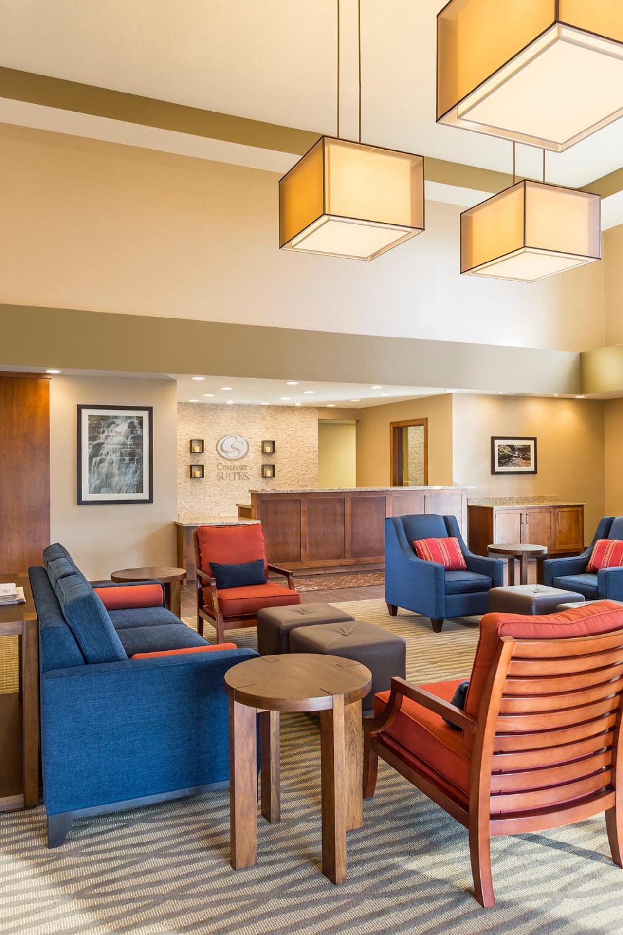 Comfort Suites Hartville-North Canton photo 27